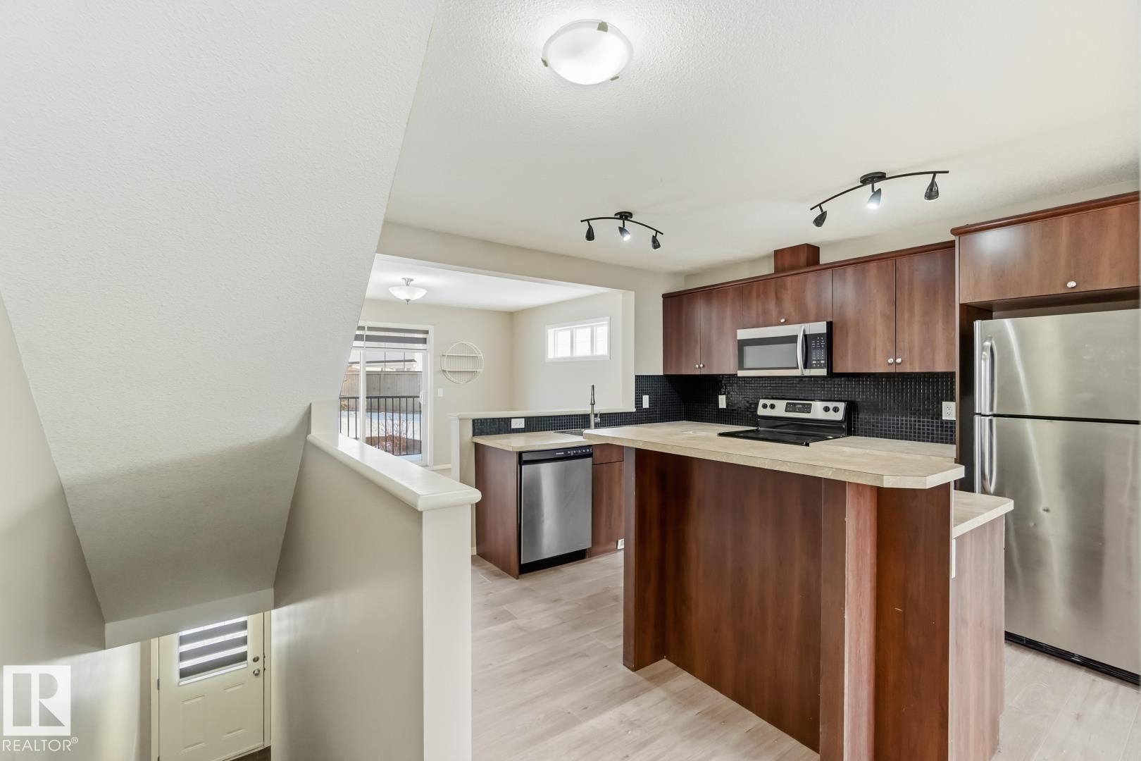 












16 3751 12 Street

,
Edmonton,




AB
T6T 0N3

