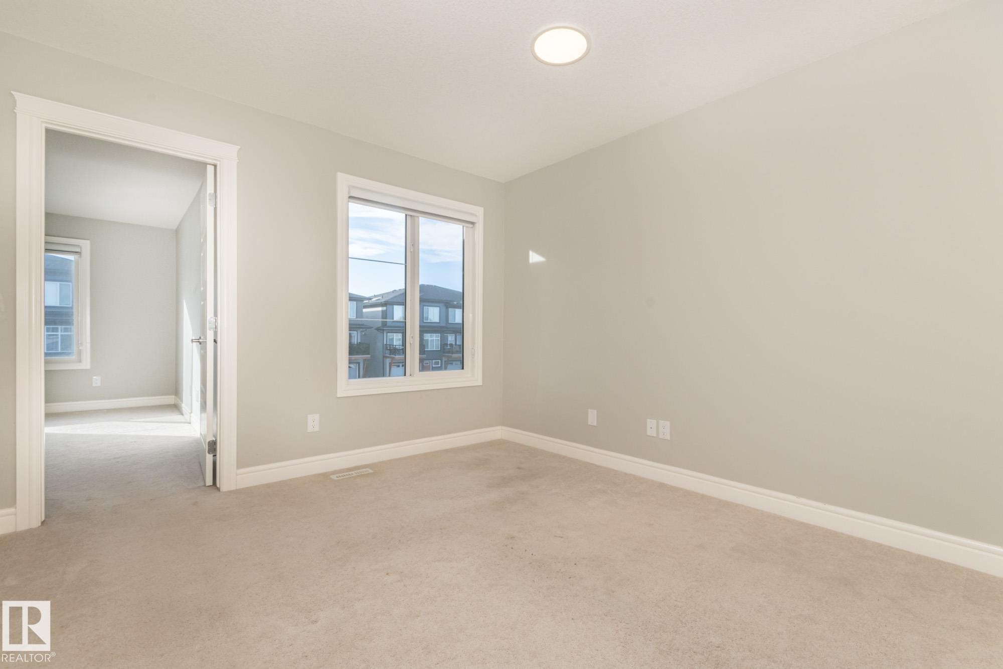 












7635 KORULUK Place SW

,
Edmonton,




AB
T6W 4R7

