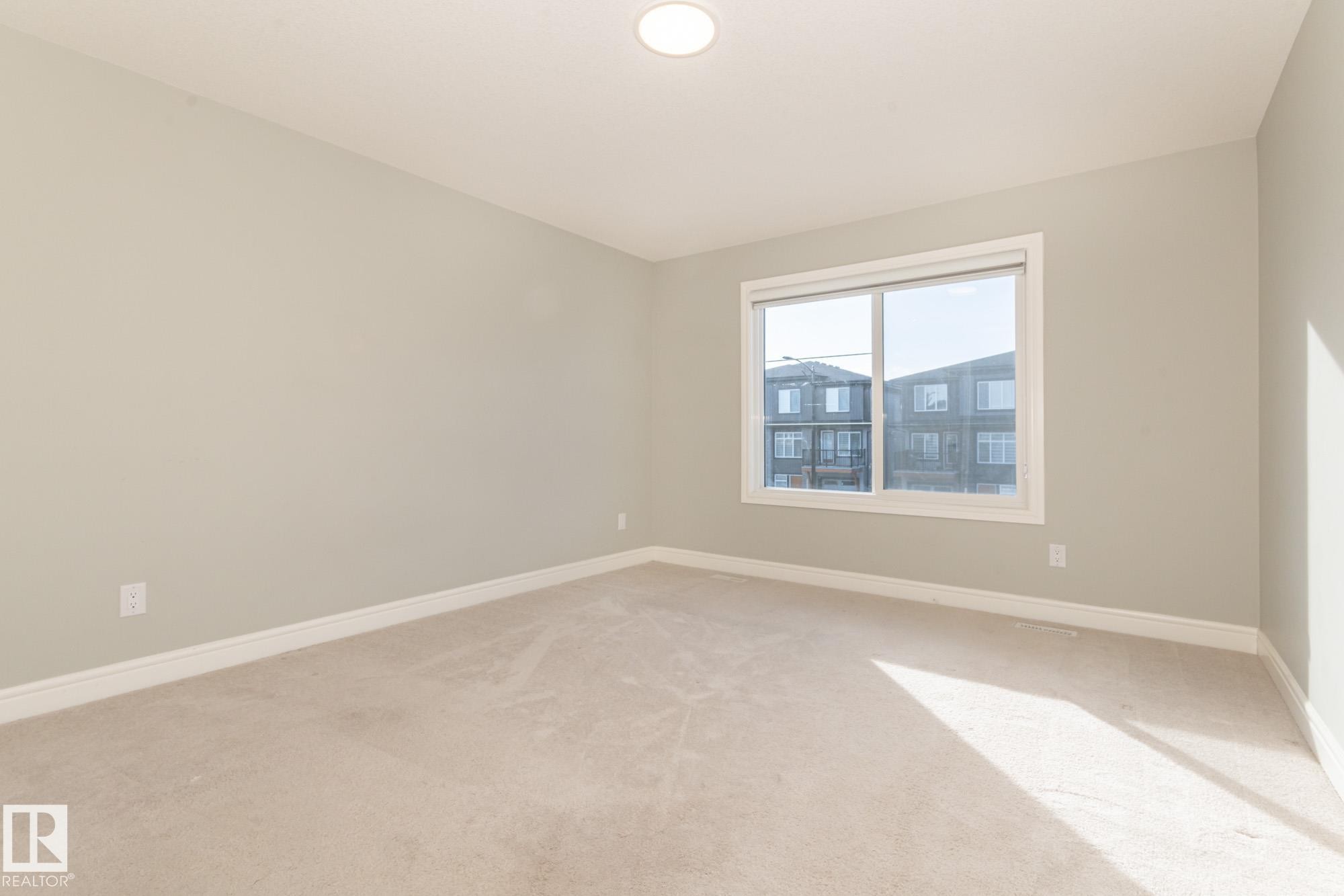 












7635 KORULUK Place SW

,
Edmonton,




AB
T6W 4R7

