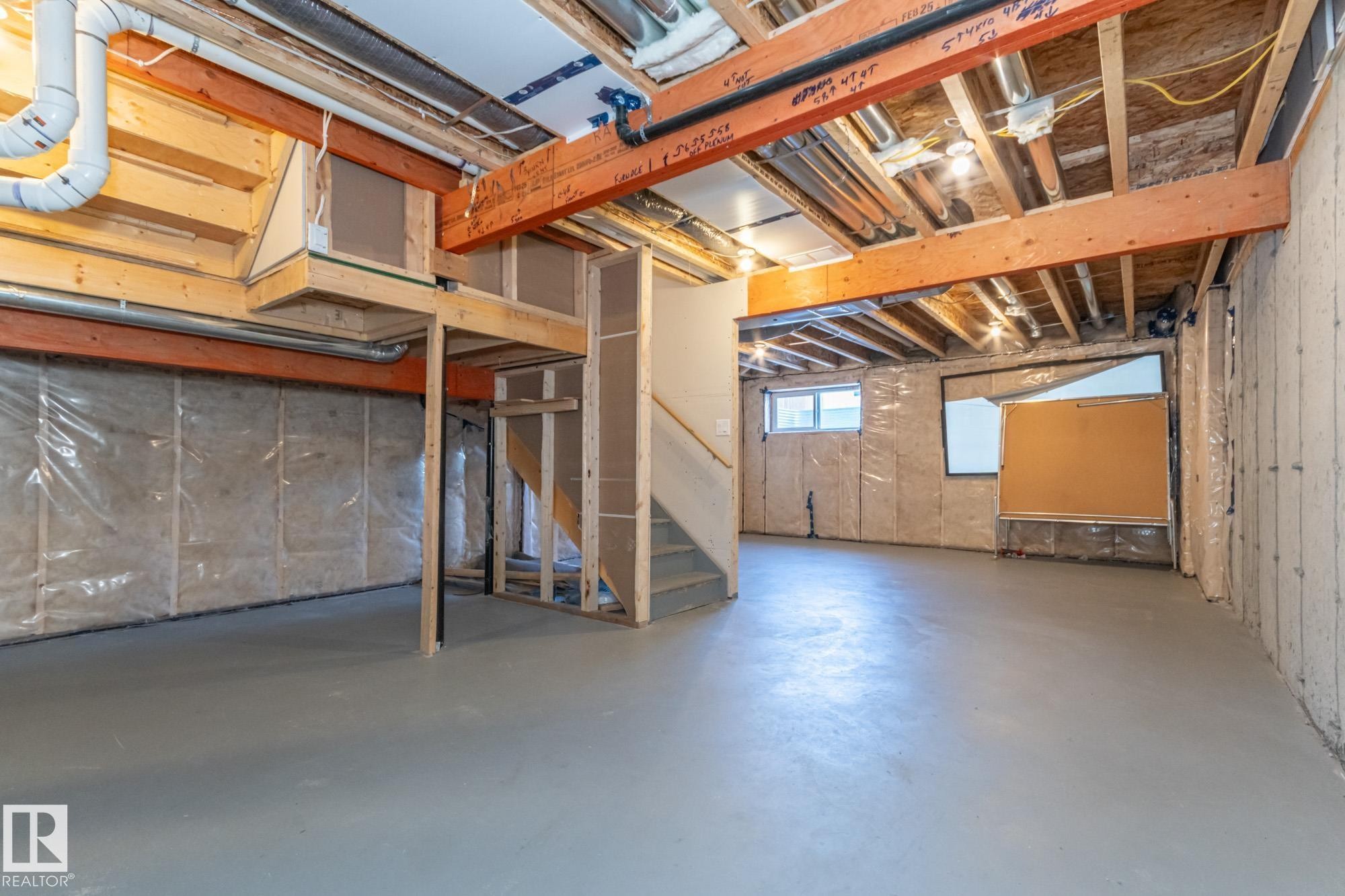 












7635 KORULUK Place SW

,
Edmonton,




AB
T6W 4R7

