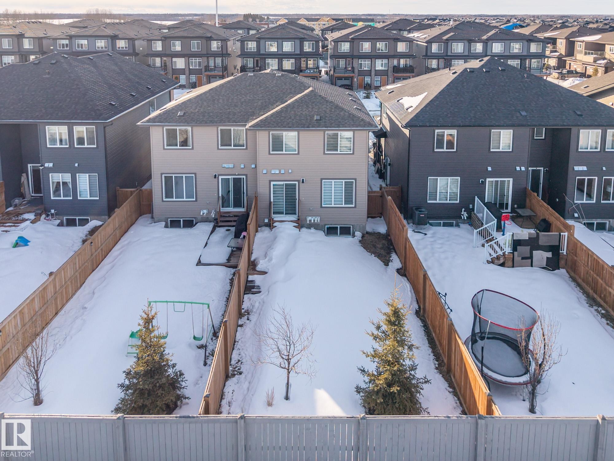 












7635 KORULUK Place SW

,
Edmonton,




AB
T6W 4R7

