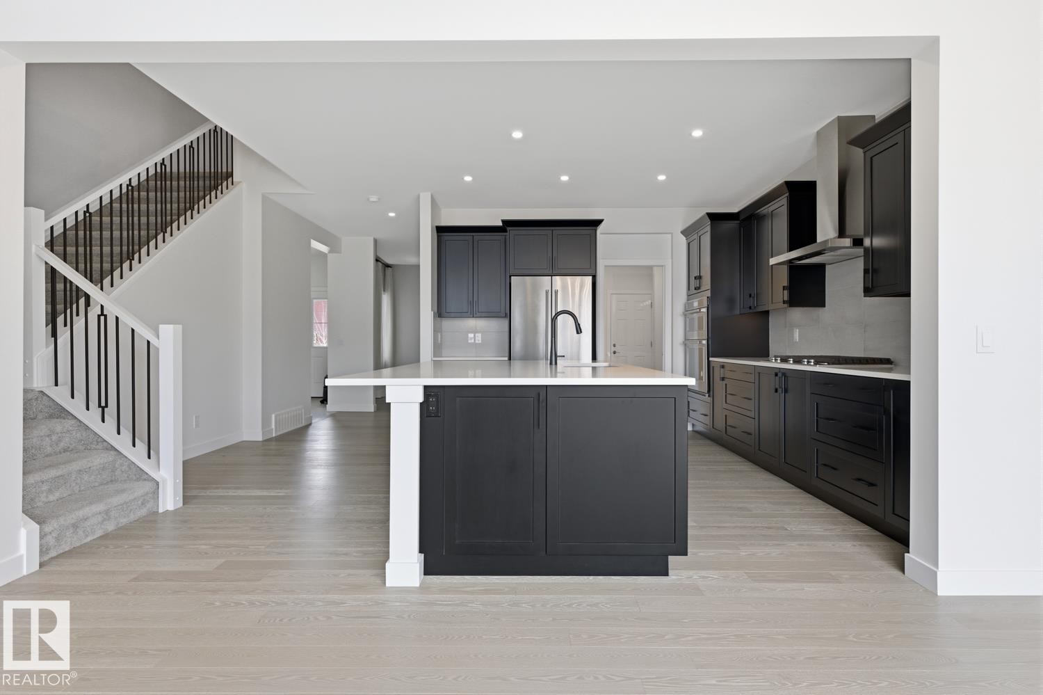 












4454 Kinsella Green SW

,
Edmonton,




AB
T6W 5G2

