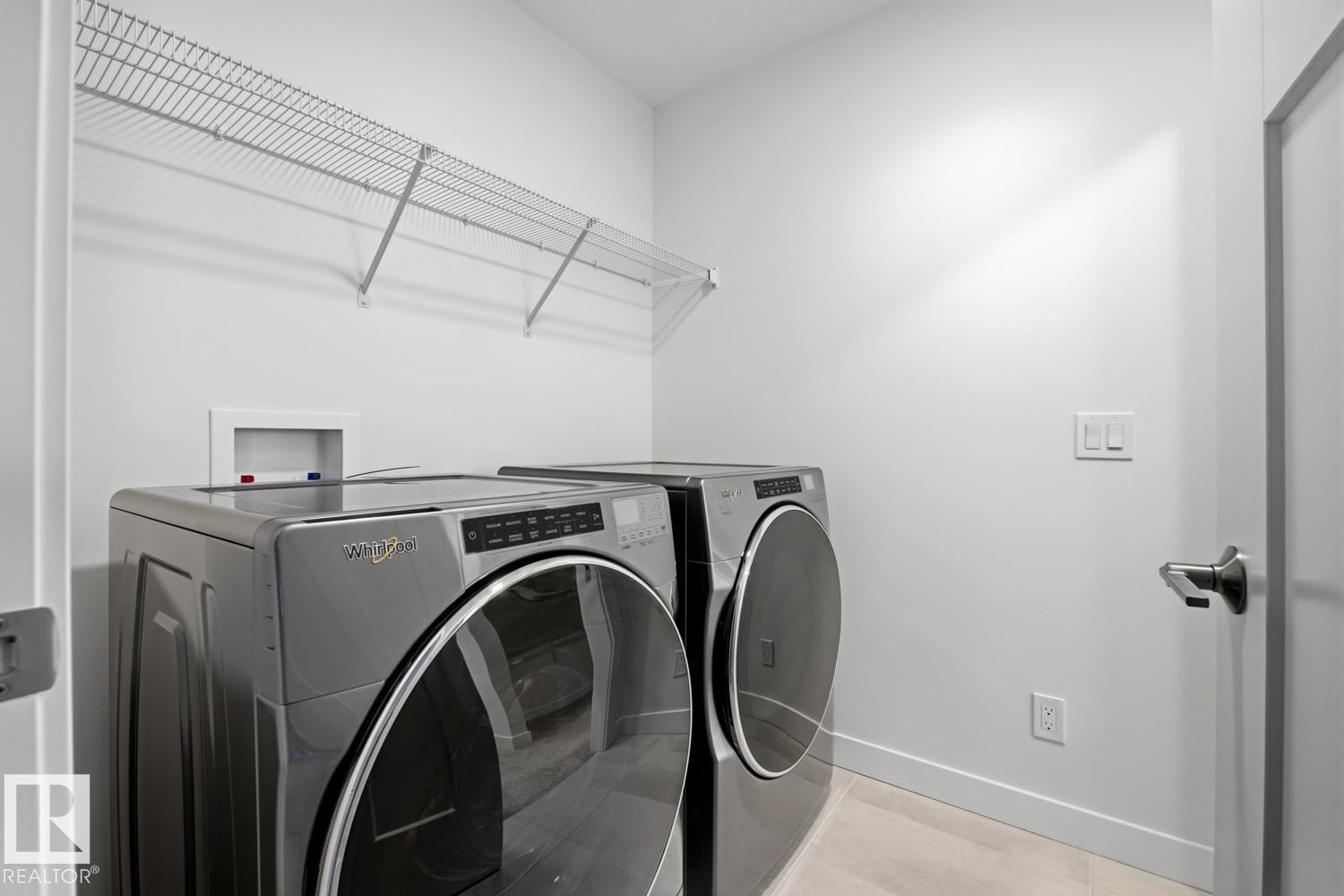 












4454 Kinsella Green SW

,
Edmonton,




AB
T6W 5G2

