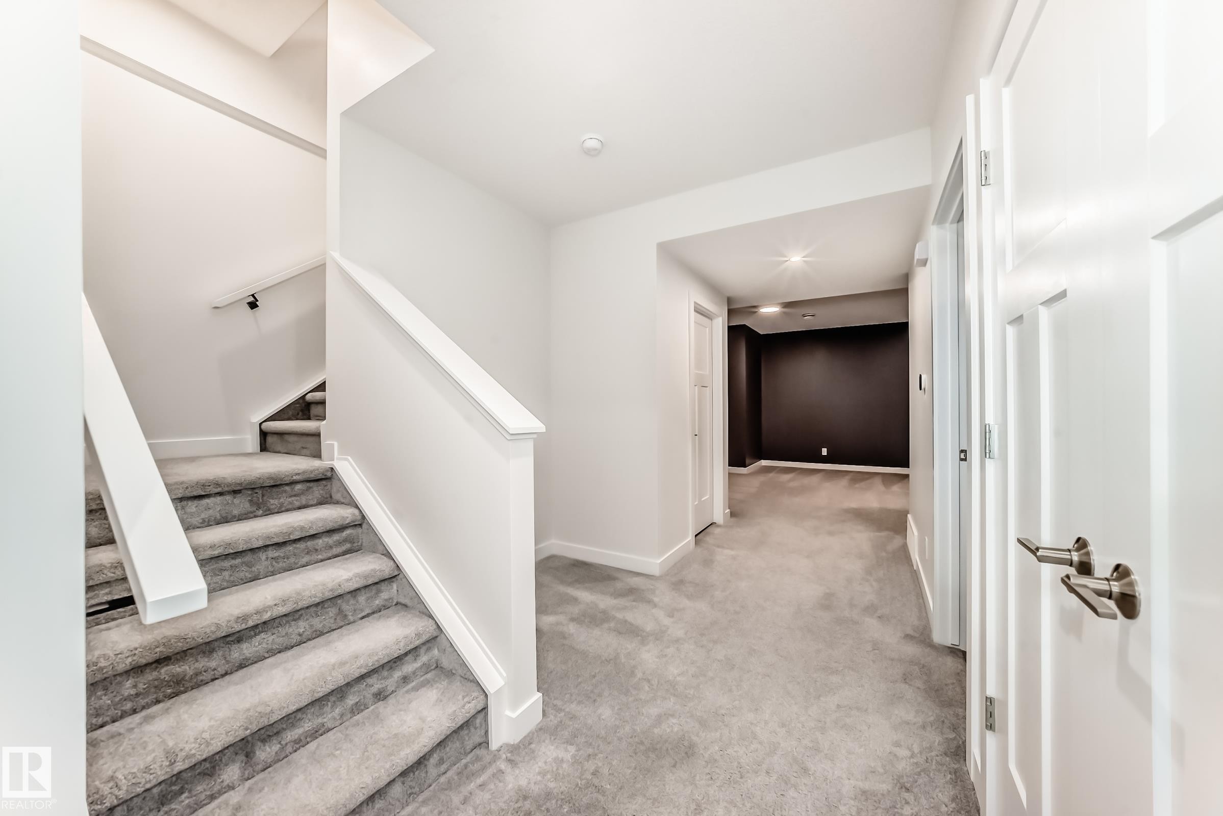 












4454 Kinsella Green SW

,
Edmonton,




AB
T6W 5G2

