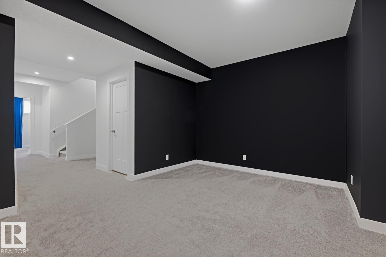 












4454 Kinsella Green SW

,
Edmonton,




AB
T6W 5G2

