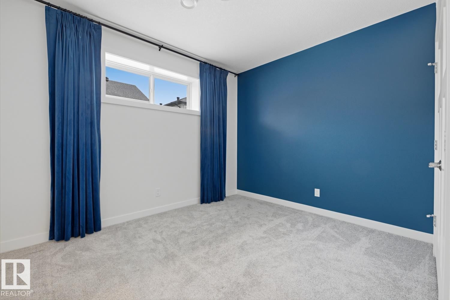 












4454 Kinsella Green SW

,
Edmonton,




AB
T6W 5G2

