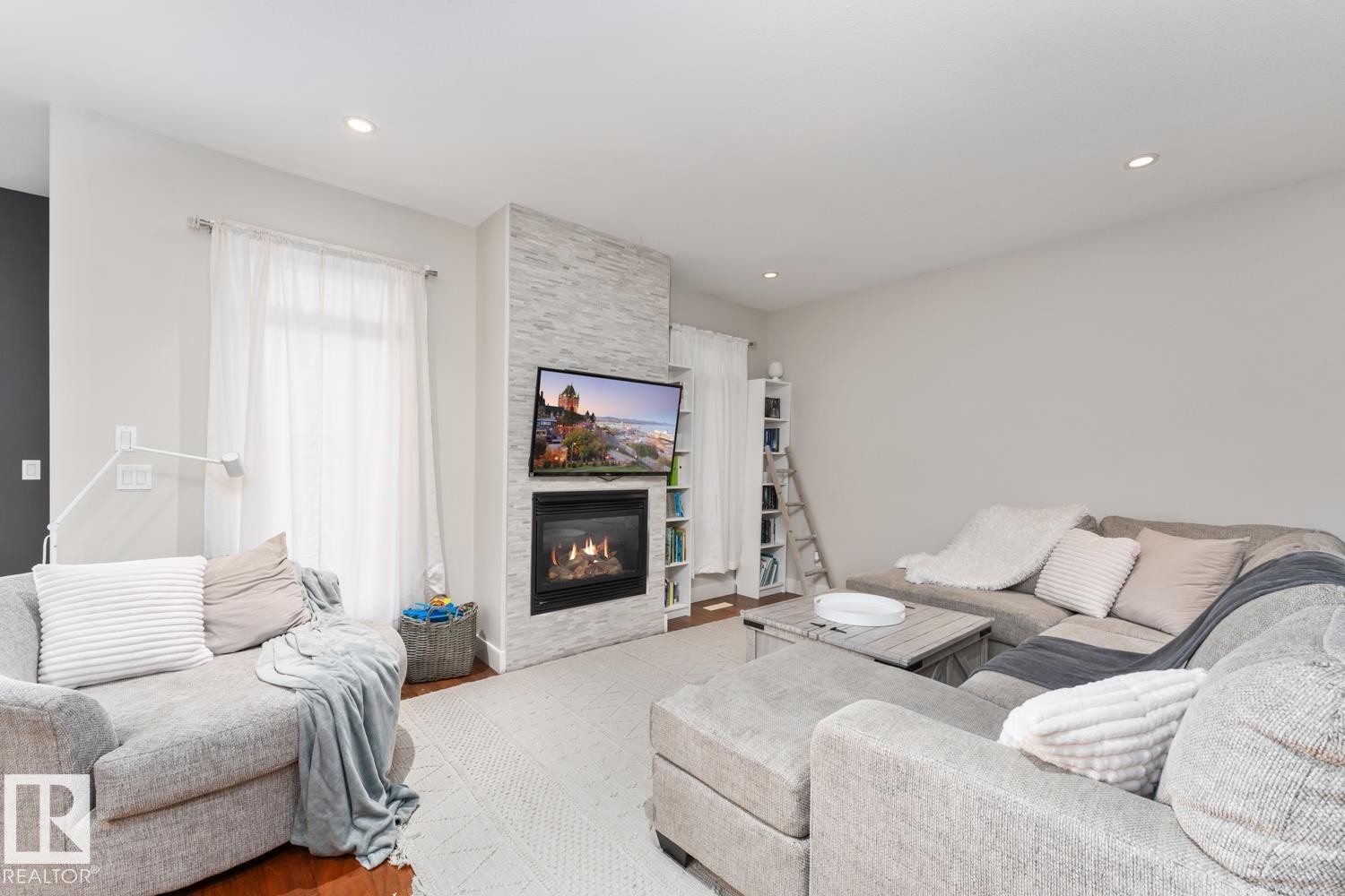 












4 Aspen Court

,
Cold Lake,




AB
T9M 0G2

