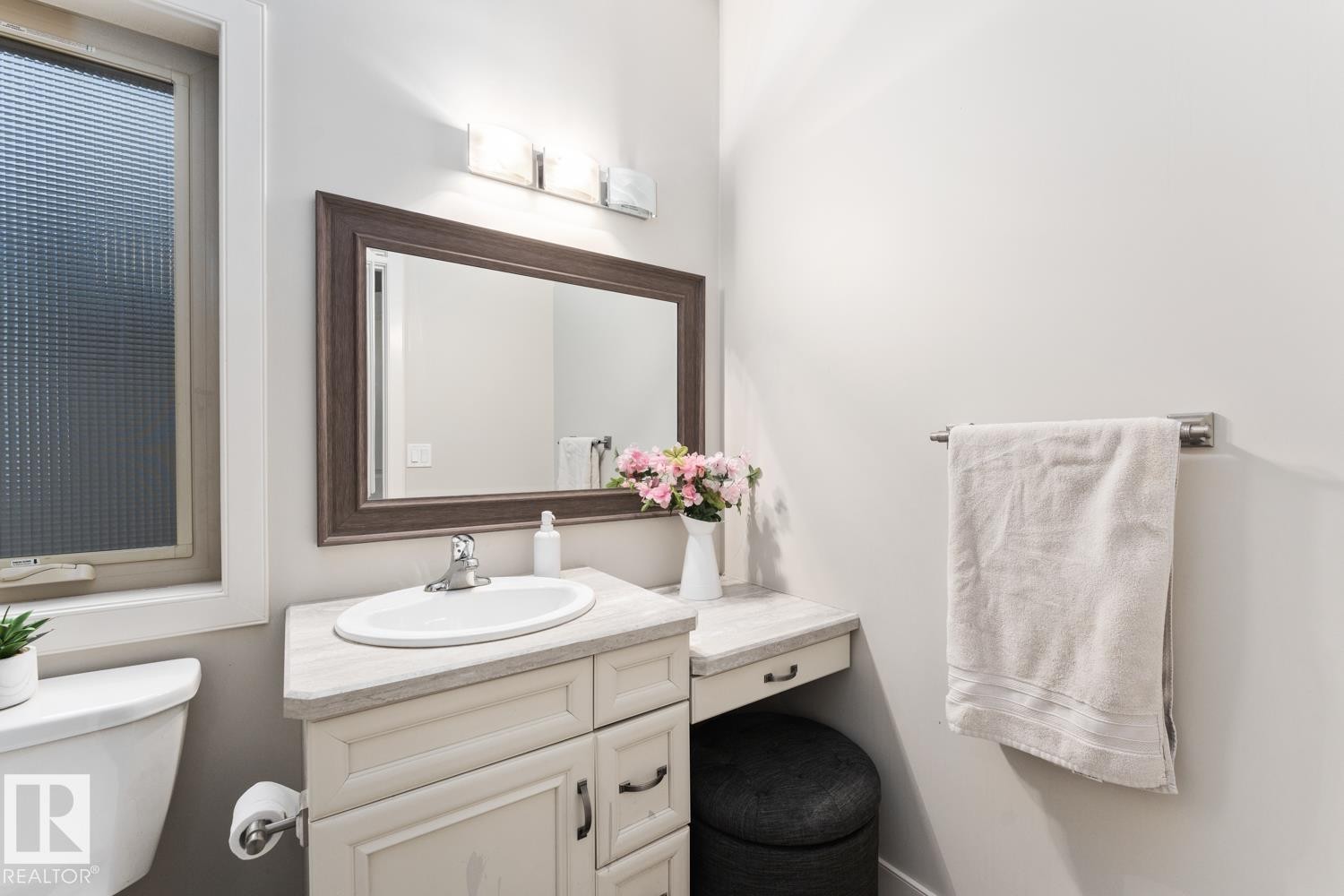 












4 Aspen Court

,
Cold Lake,




AB
T9M 0G2

