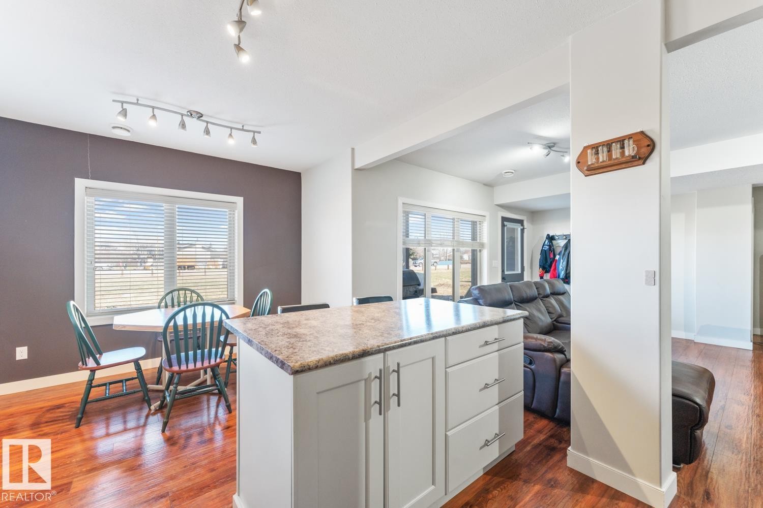 












4 Aspen Court

,
Cold Lake,




AB
T9M 0G2

