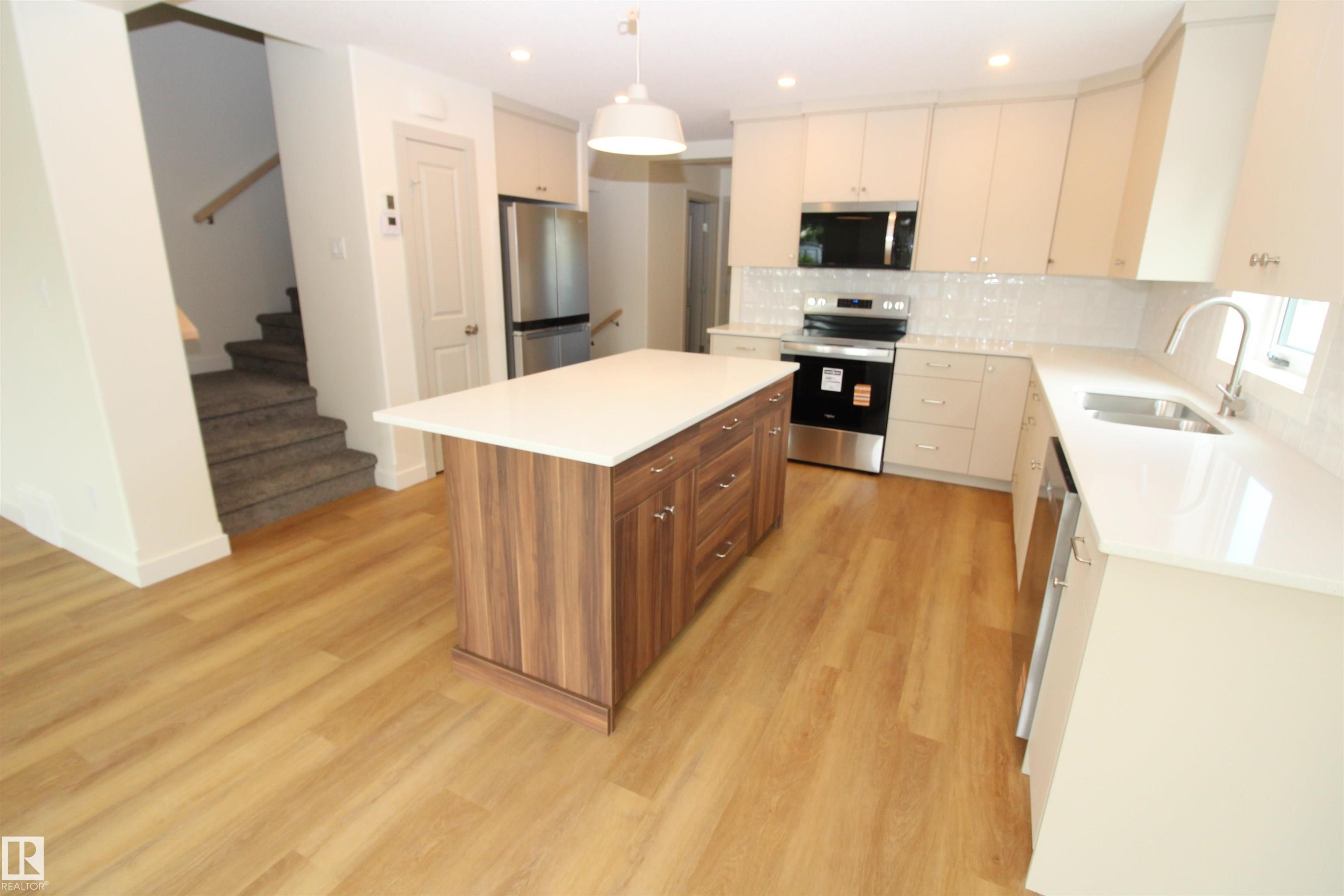 












A 9315 99 Avenue

,
Westlock,




AB
T7P 2P6

