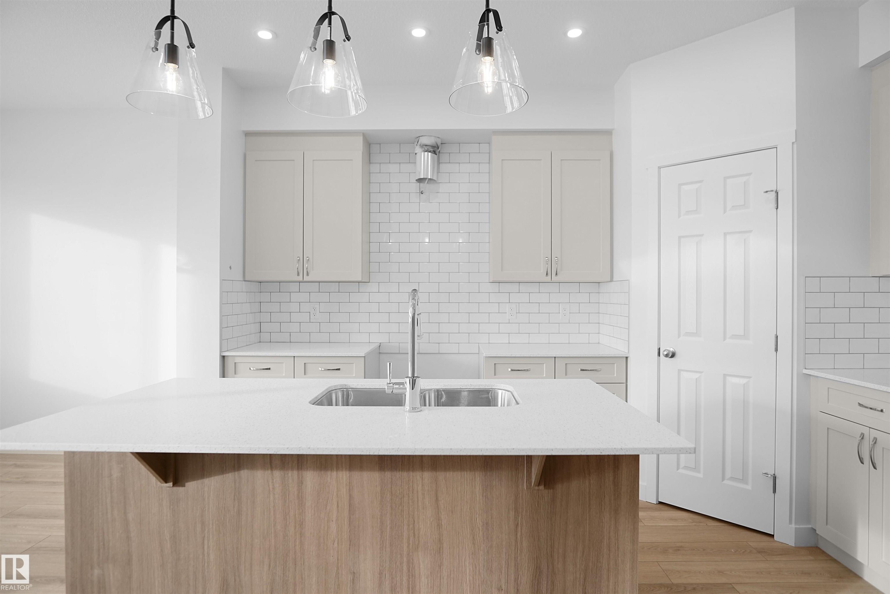 












1535 11 Avenue

,
Edmonton,




AB
T6T 2N5

