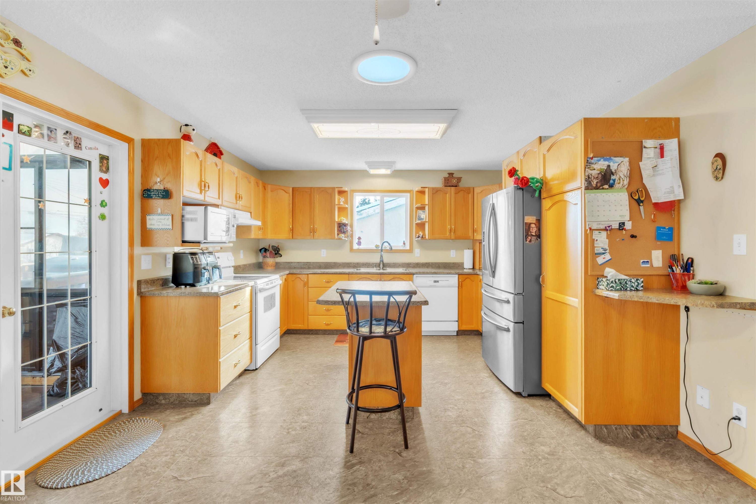 












6108 51 Avenue

,
Cold Lake,




AB
T9M 1T6

