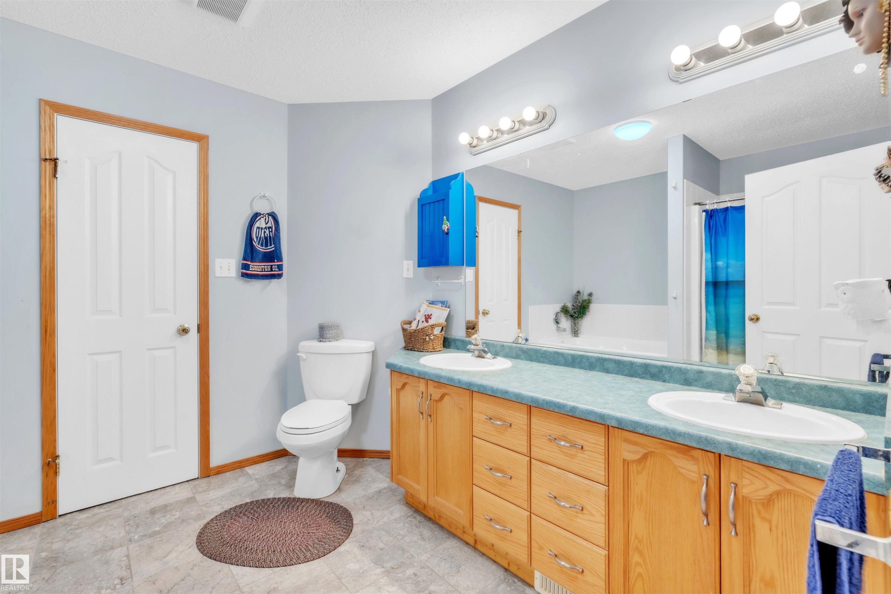 












6108 51 Avenue

,
Cold Lake,




AB
T9M 1T6

