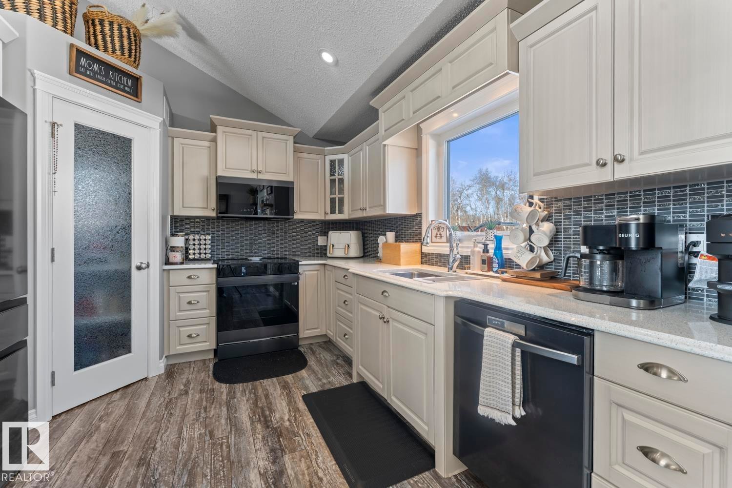 












62230 Range Road 470

,
Rural Bonnyville M.D.,




AB
T9N 0H2

