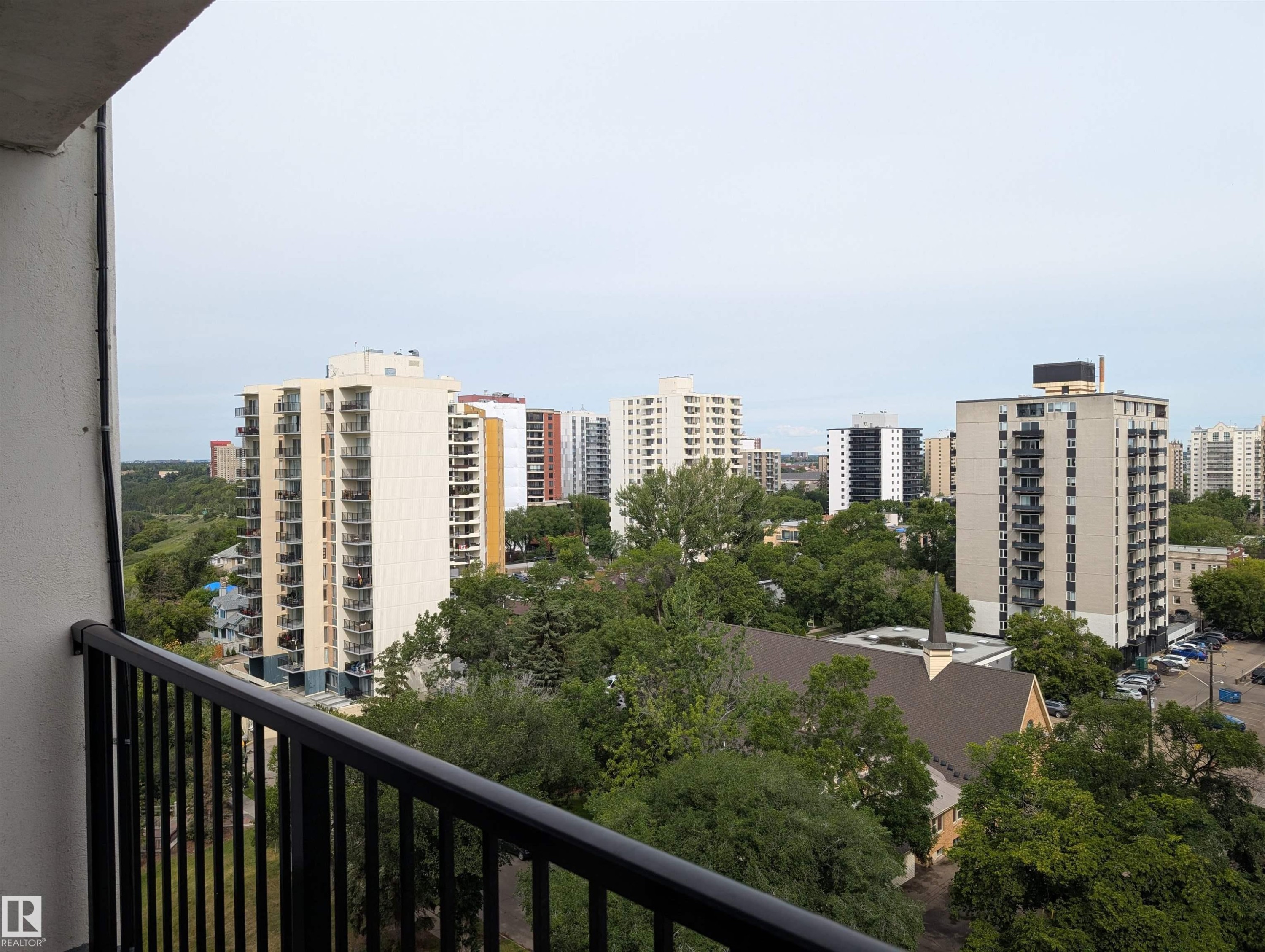 












1007 11307 99 Avenue

,
Edmonton,




AB
T5K 0H2

