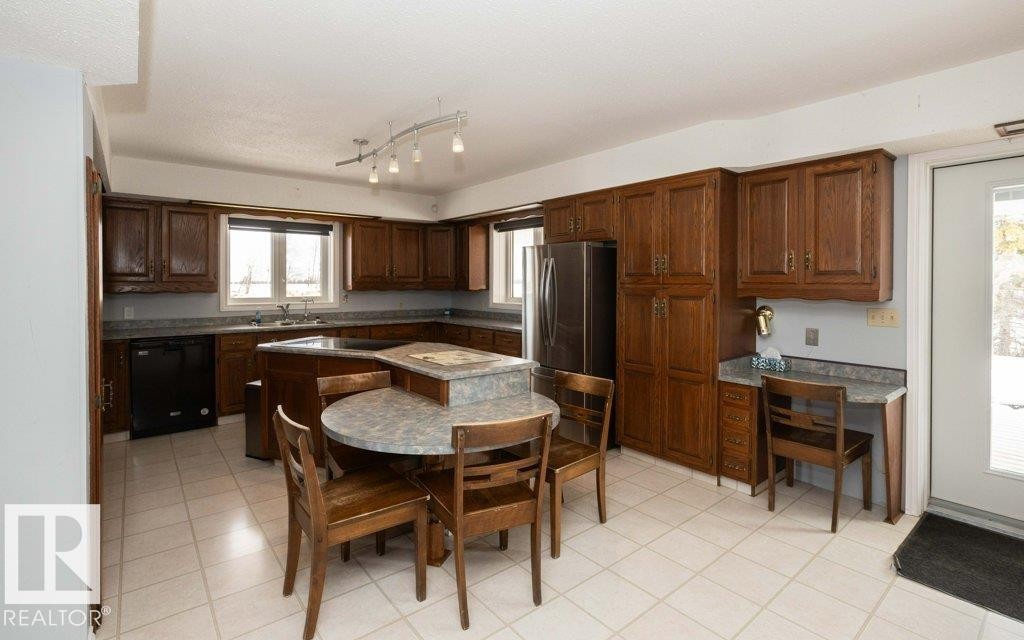 












60329 RG RD 15

,
Rural Westlock County,




AB
T7P 2N9

