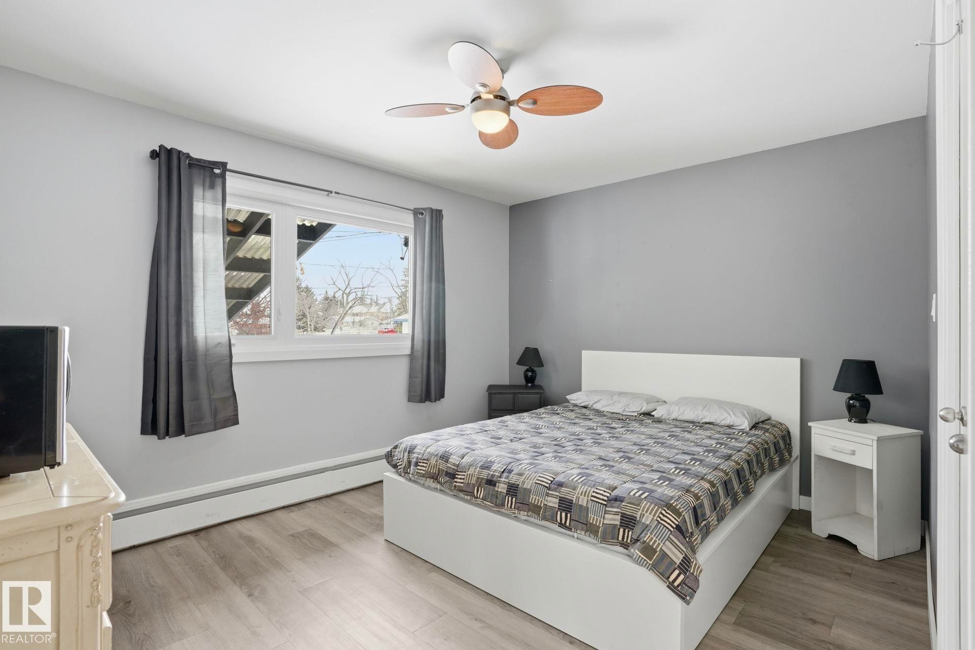 












5403 50 Street

,
Stony Plain,




AB
T7E 1B7

