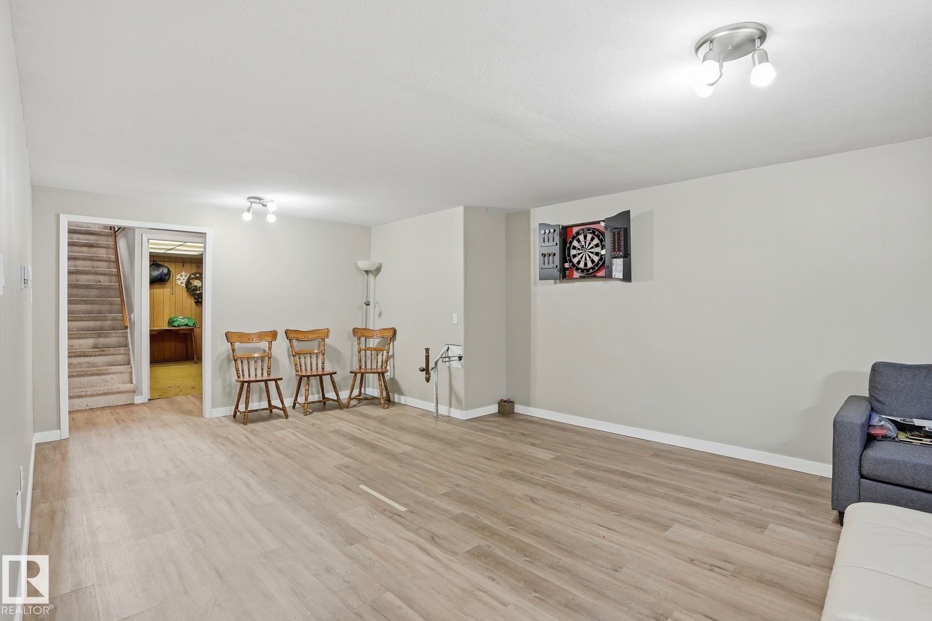 












5403 50 Street

,
Stony Plain,




AB
T7E 1B7

