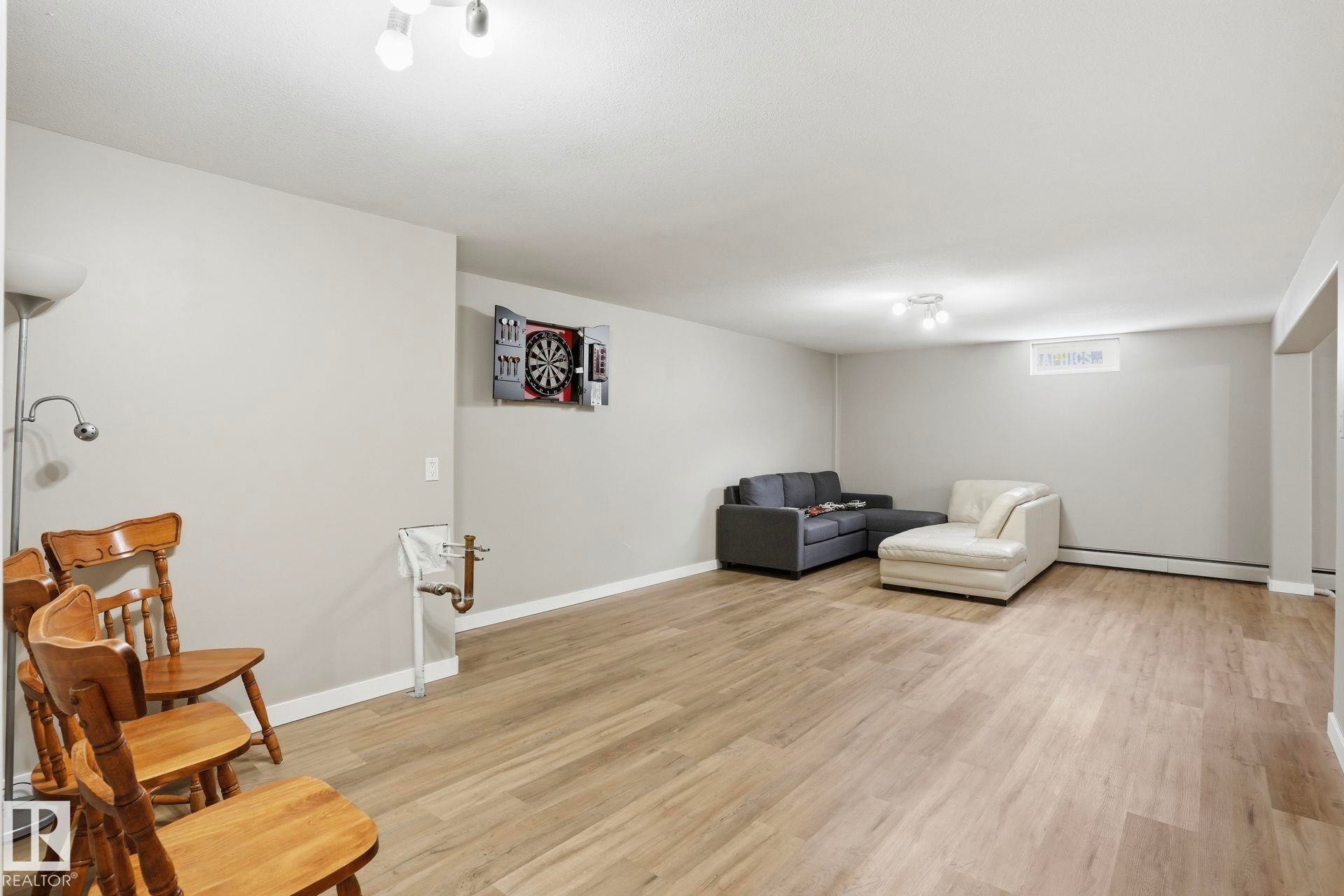 












5403 50 Street

,
Stony Plain,




AB
T7E 1B7

