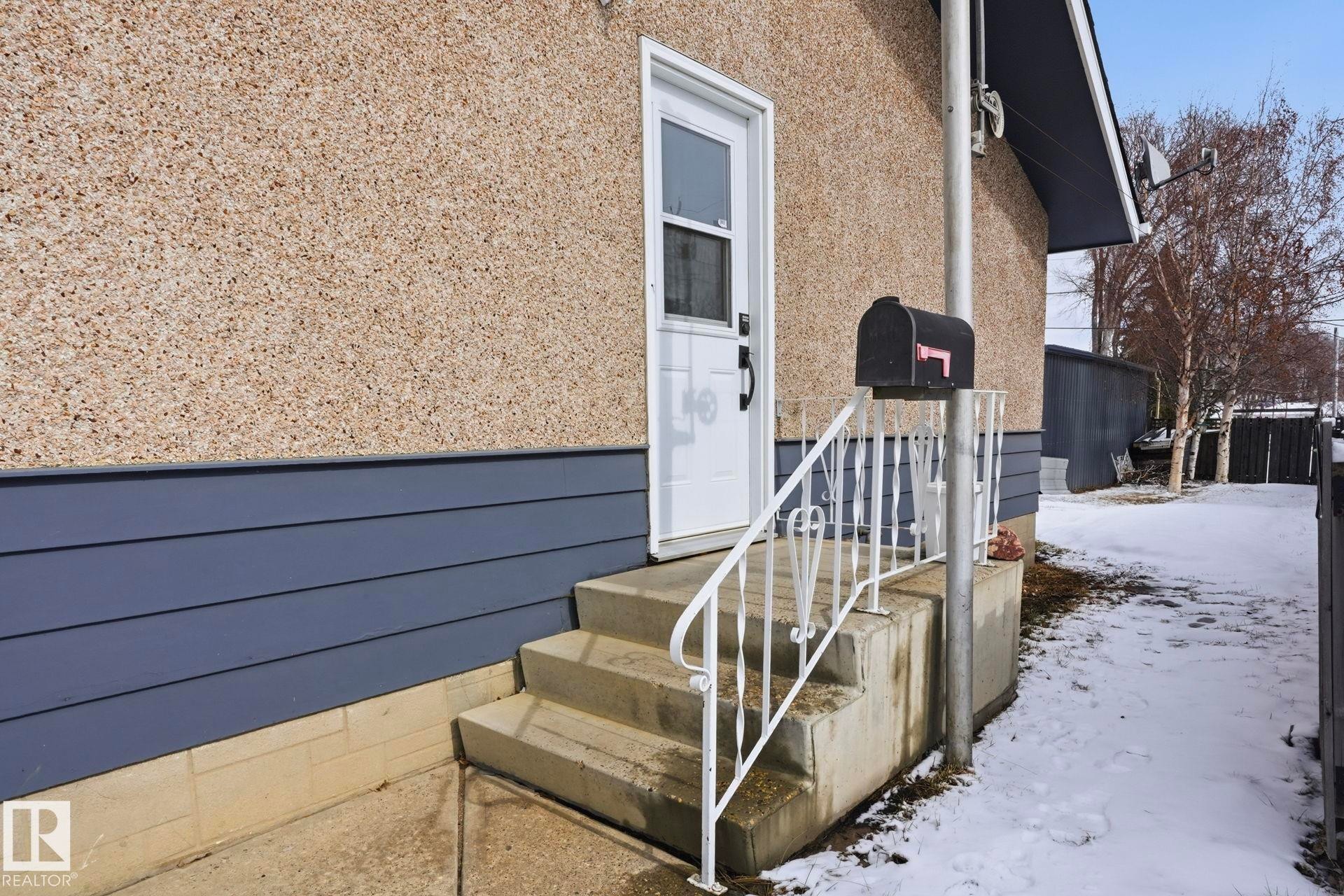 












5403 50 Street

,
Stony Plain,




AB
T7E 1B7

