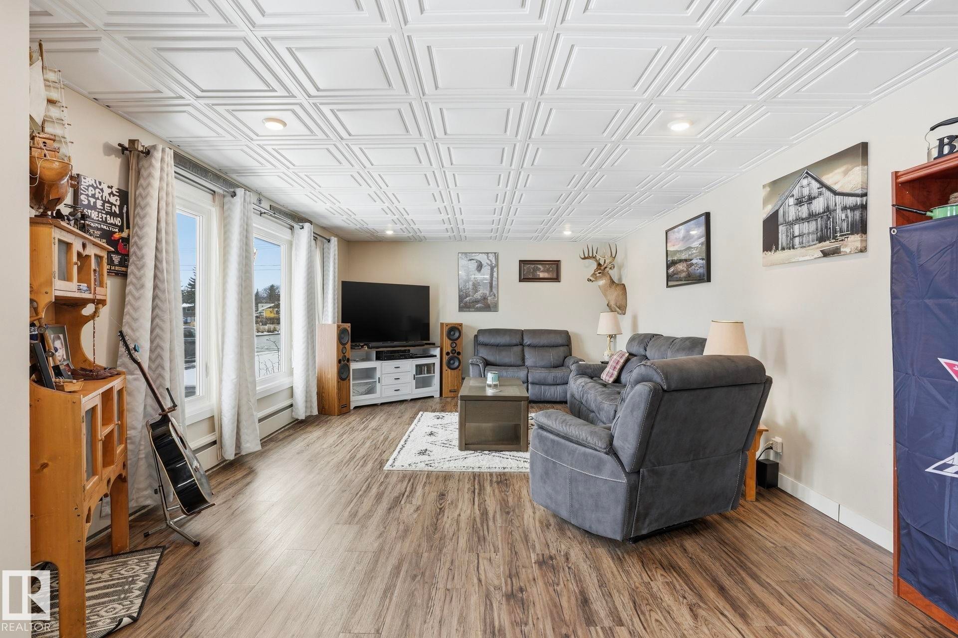 












5403 50 Street

,
Stony Plain,




AB
T7E 1B7

