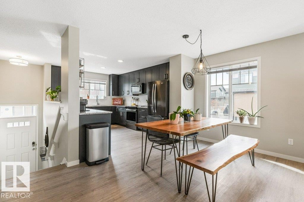 












102 3305 ORCHARDS LINK Link

,
Edmonton,




AB
T6X 2H1

