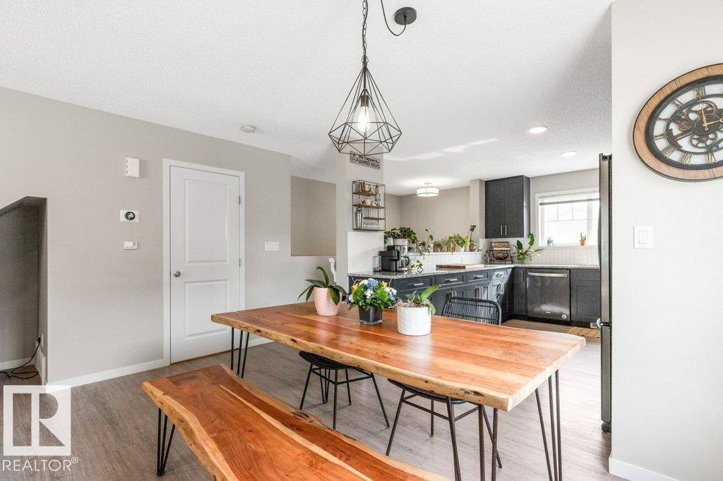 












102 3305 ORCHARDS LINK Link

,
Edmonton,




AB
T6X 2H1

