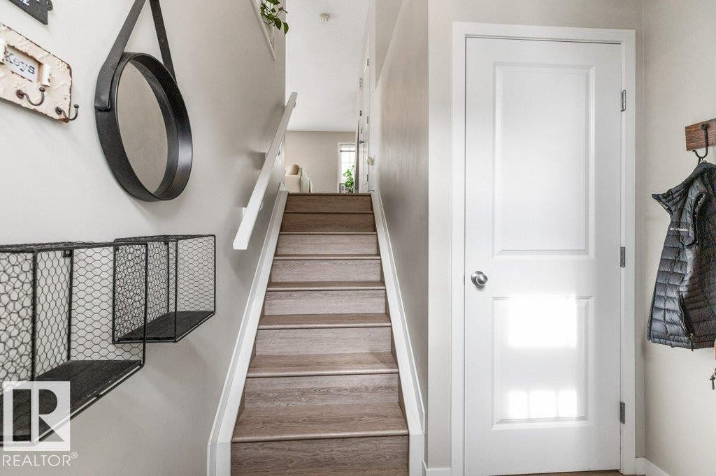 












102 3305 ORCHARDS LINK Link

,
Edmonton,




AB
T6X 2H1

