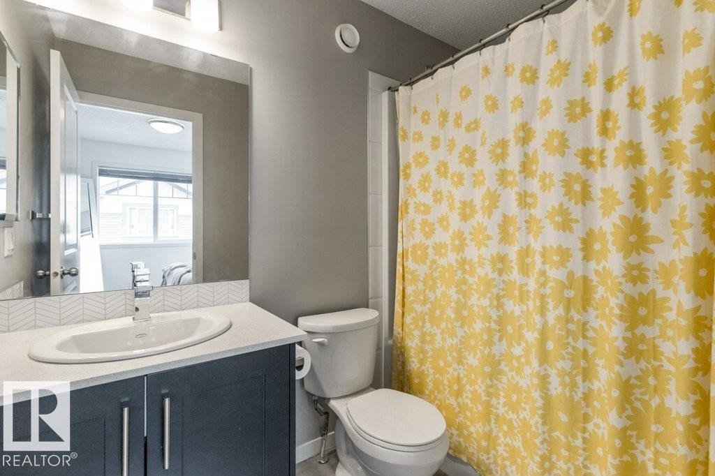 












102 3305 ORCHARDS LINK Link

,
Edmonton,




AB
T6X 2H1

