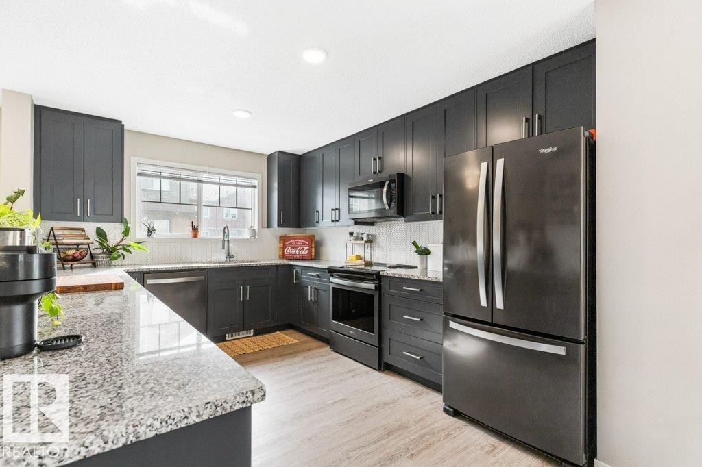 












102 3305 ORCHARDS LINK Link

,
Edmonton,




AB
T6X 2H1

