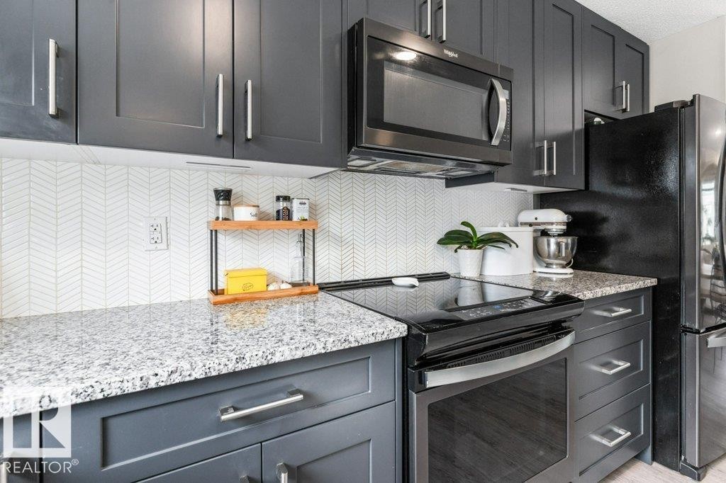 












102 3305 ORCHARDS LINK Link

,
Edmonton,




AB
T6X 2H1

