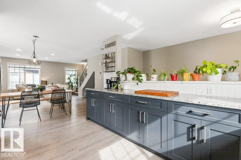 












102 3305 ORCHARDS LINK Link

,
Edmonton,




AB
T6X 2H1

