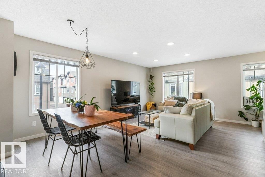 












102 3305 ORCHARDS LINK Link

,
Edmonton,




AB
T6X 2H1

