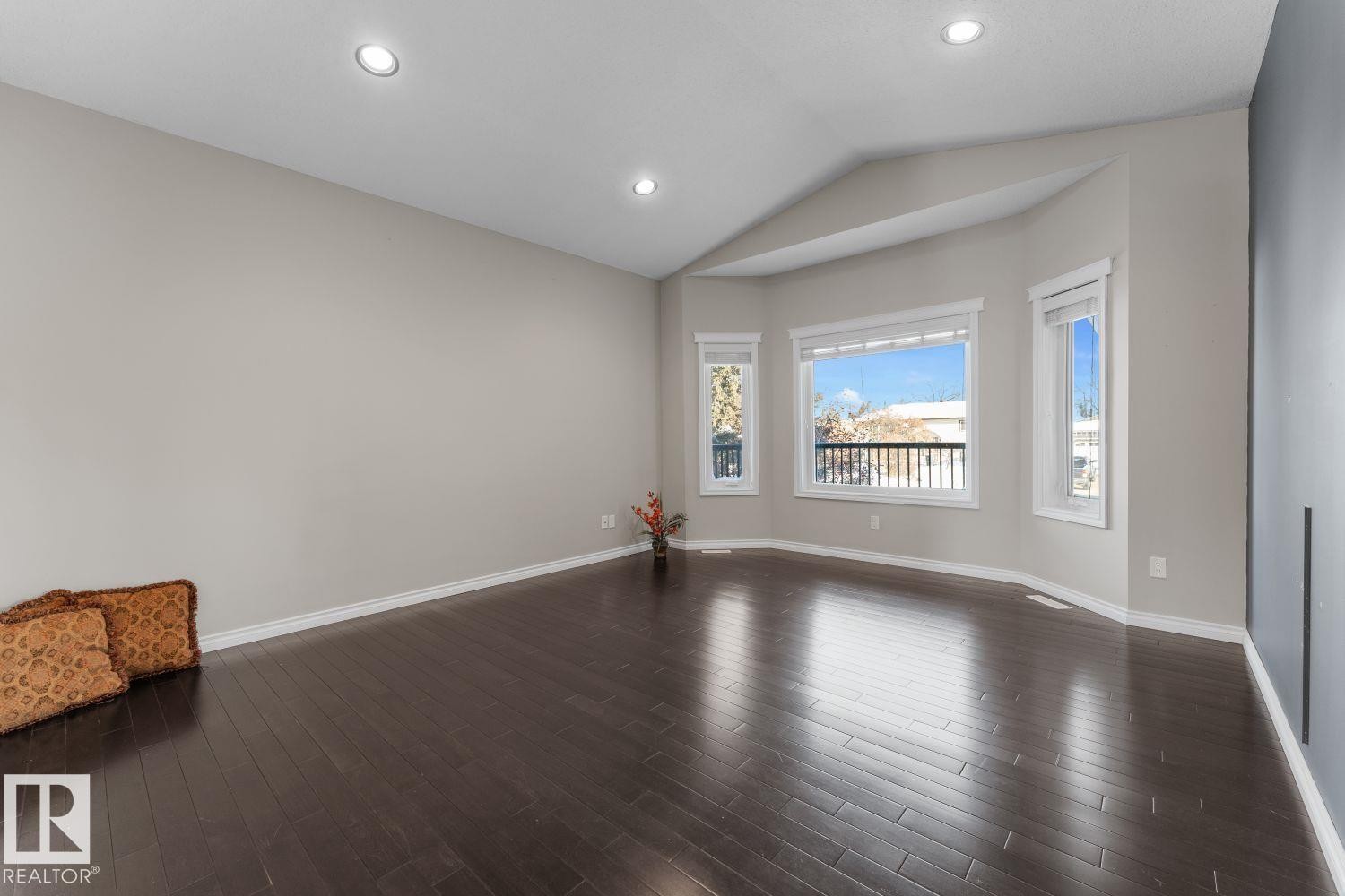












509 13 Street

,
Cold Lake,




AB
T9M 1B3

