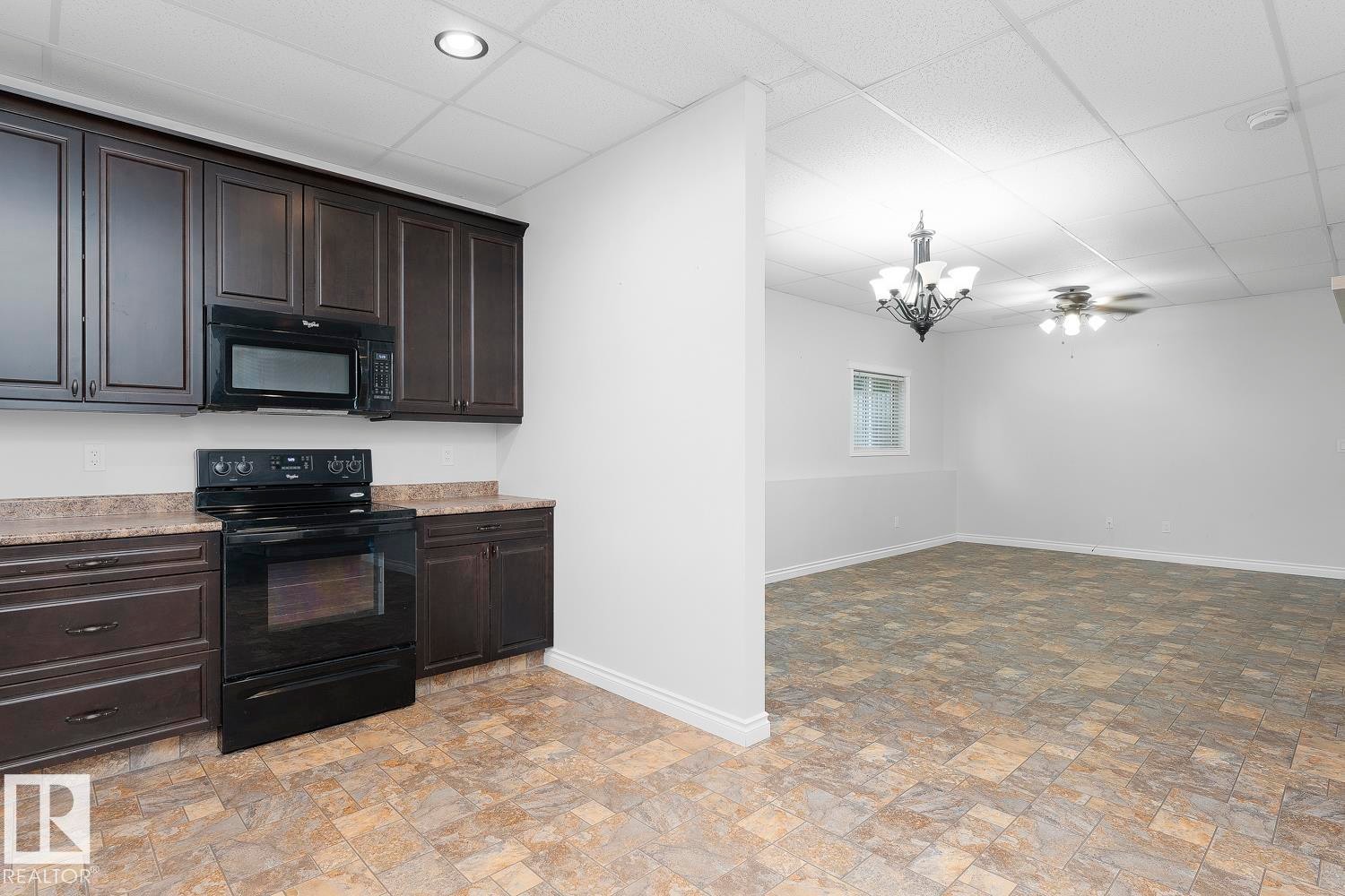 












509 13 Street

,
Cold Lake,




AB
T9M 1B3

