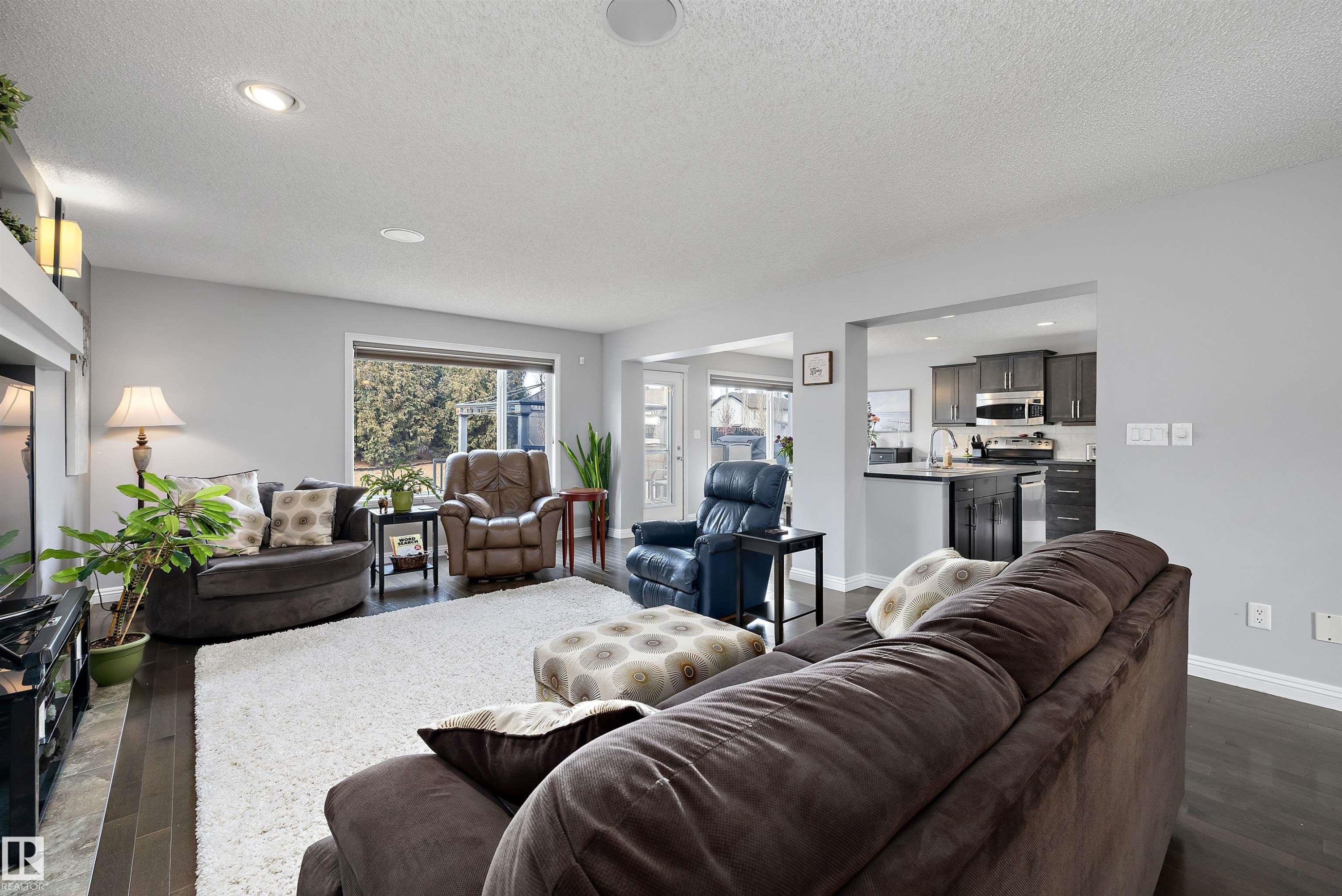 












1310 114B Street

,
Edmonton,




AB
T6W 0G7

