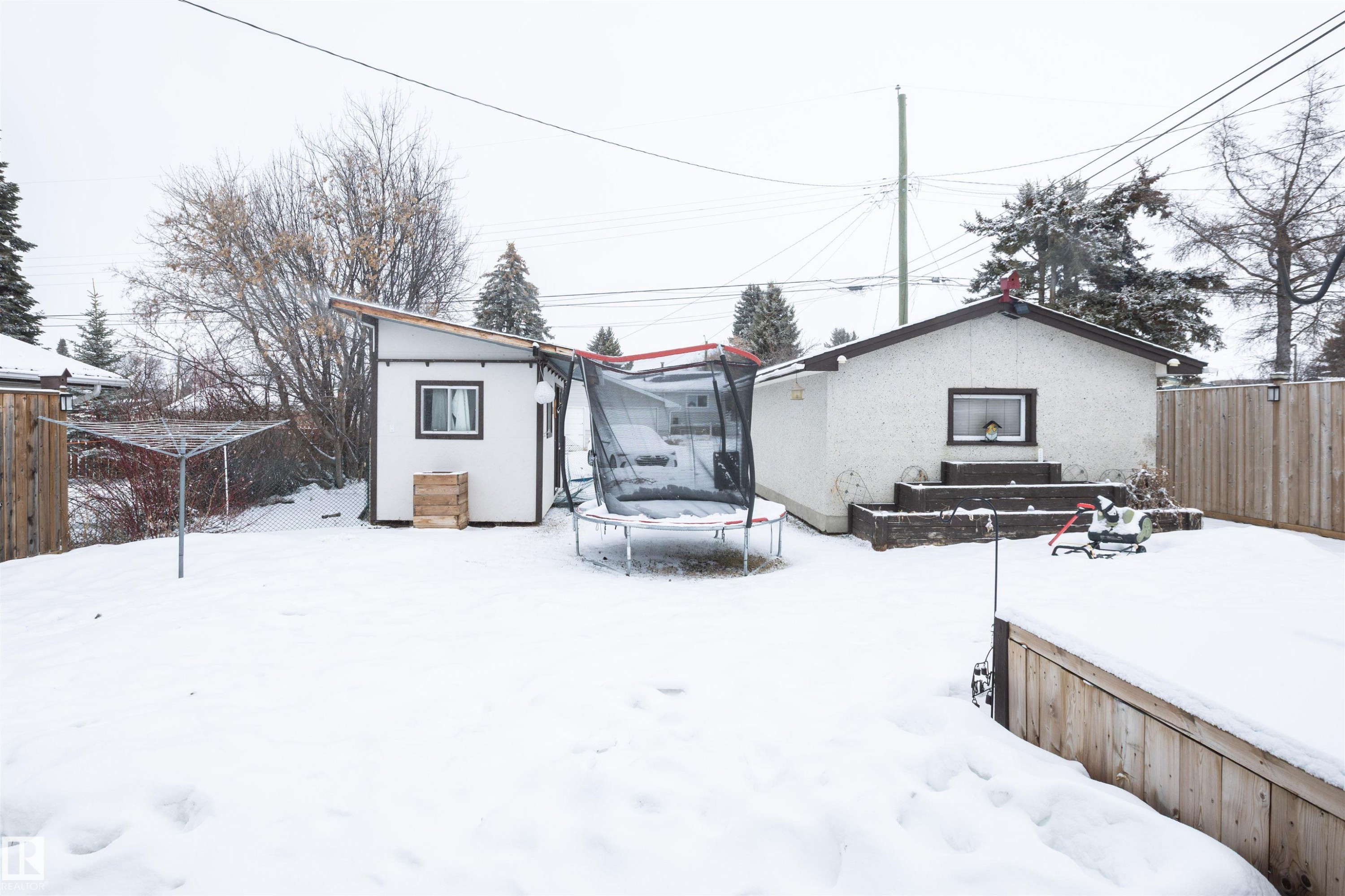 












4420 56 Avenue

,
Barrhead,




AB
T7N 1K6

