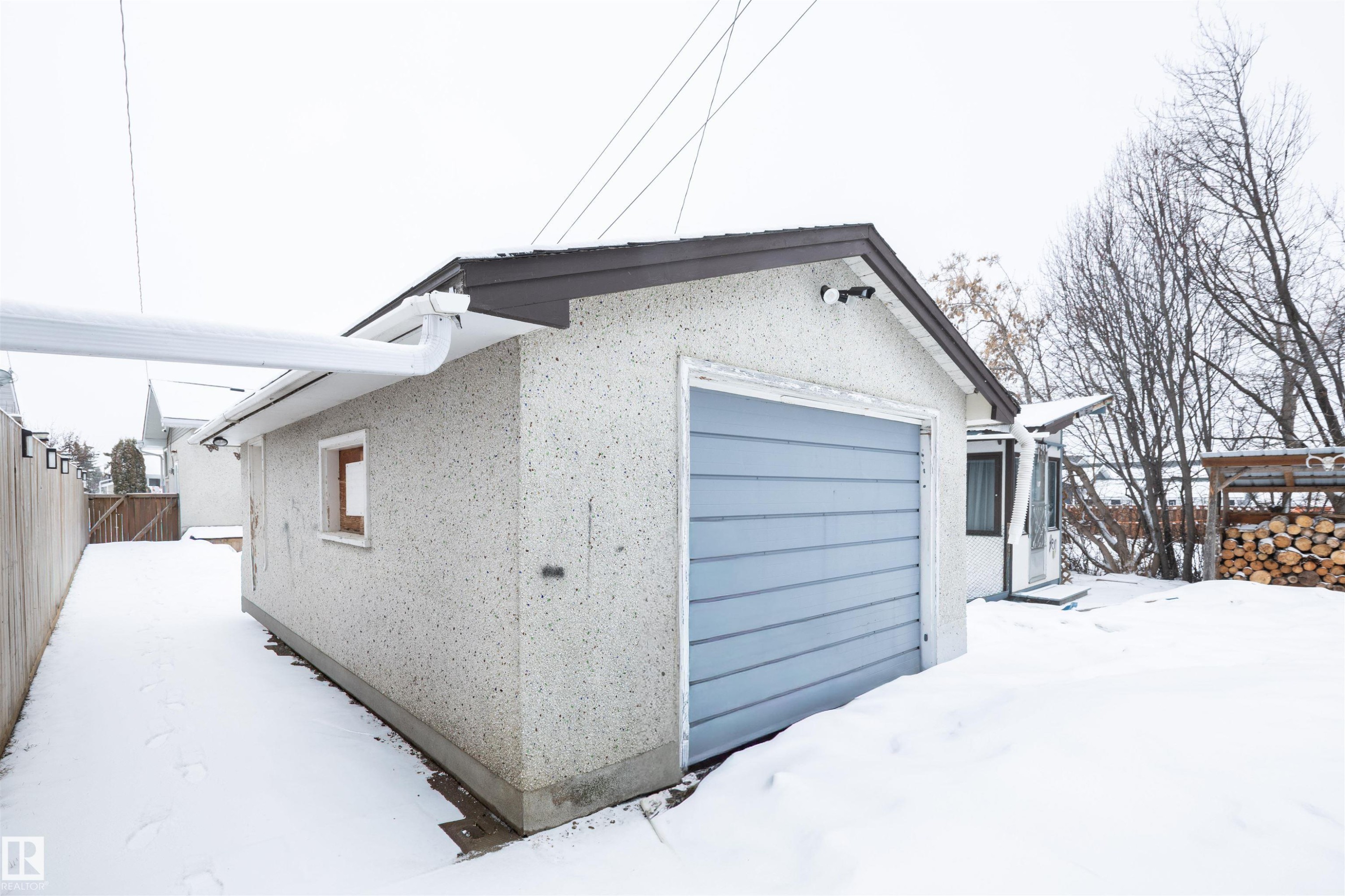 












4420 56 Avenue

,
Barrhead,




AB
T7N 1K6

