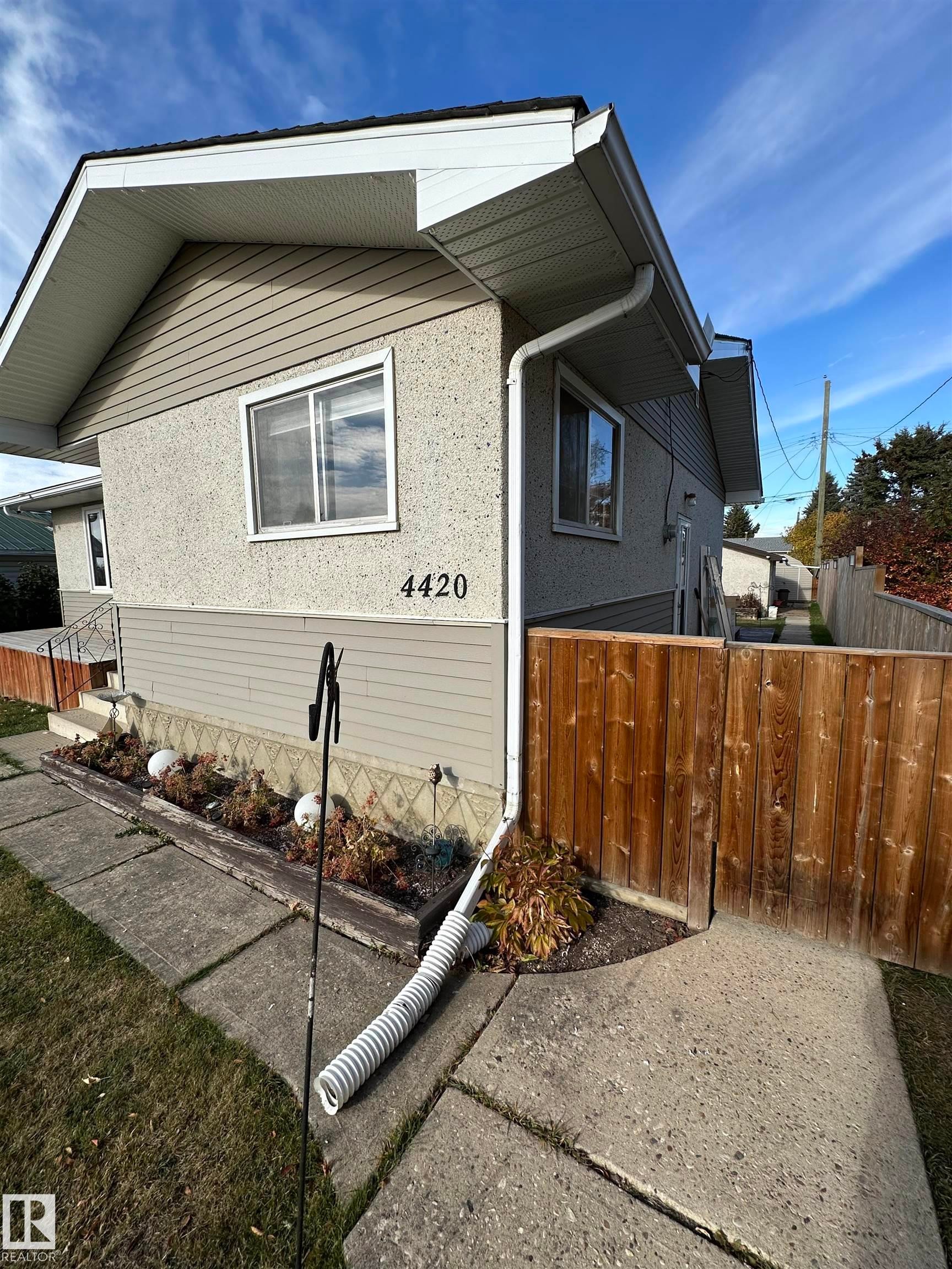 












4420 56 Avenue

,
Barrhead,




AB
T7N 1K6

