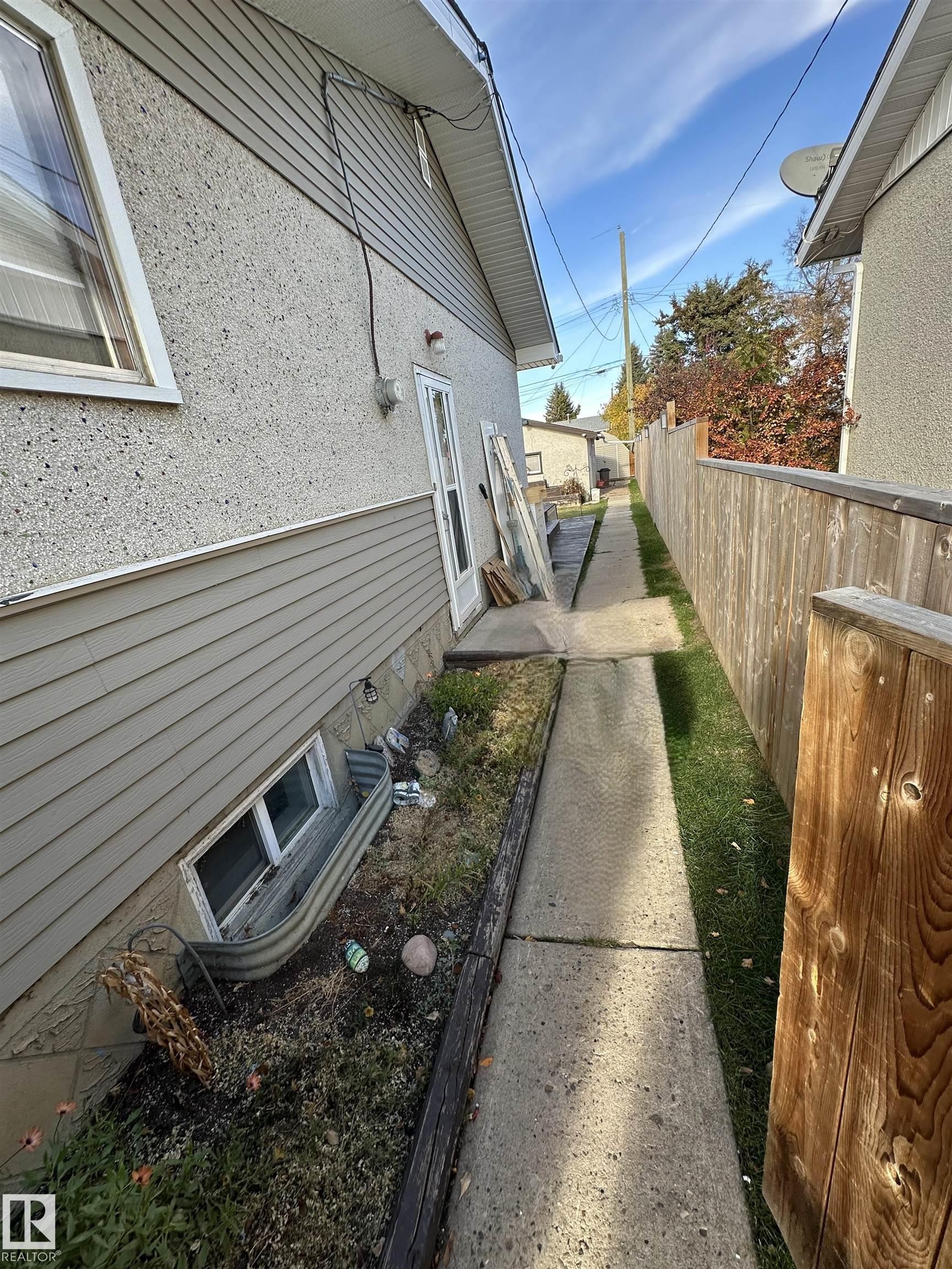 












4420 56 Avenue

,
Barrhead,




AB
T7N 1K6

