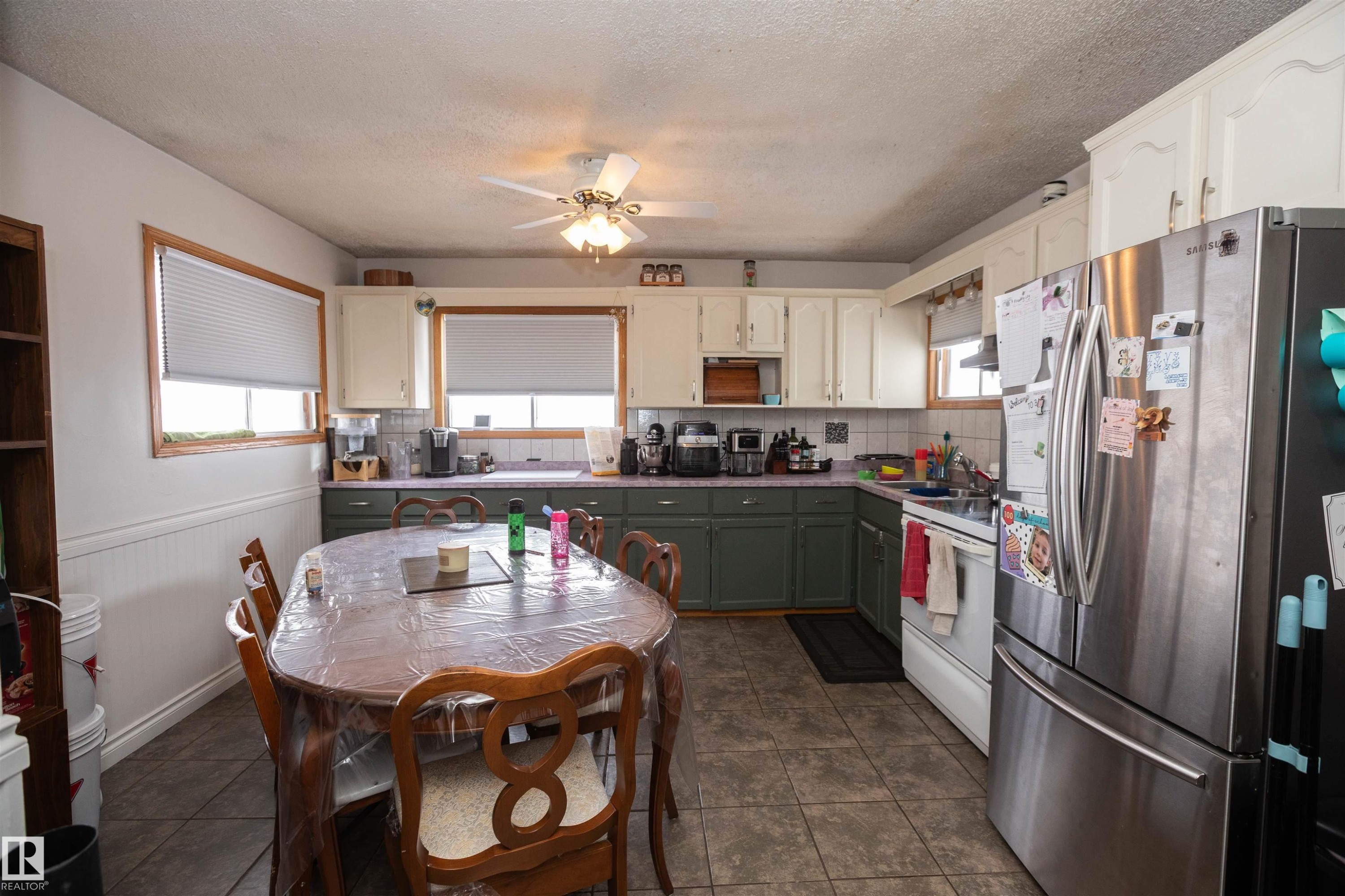 












4420 56 Avenue

,
Barrhead,




AB
T7N 1K6

