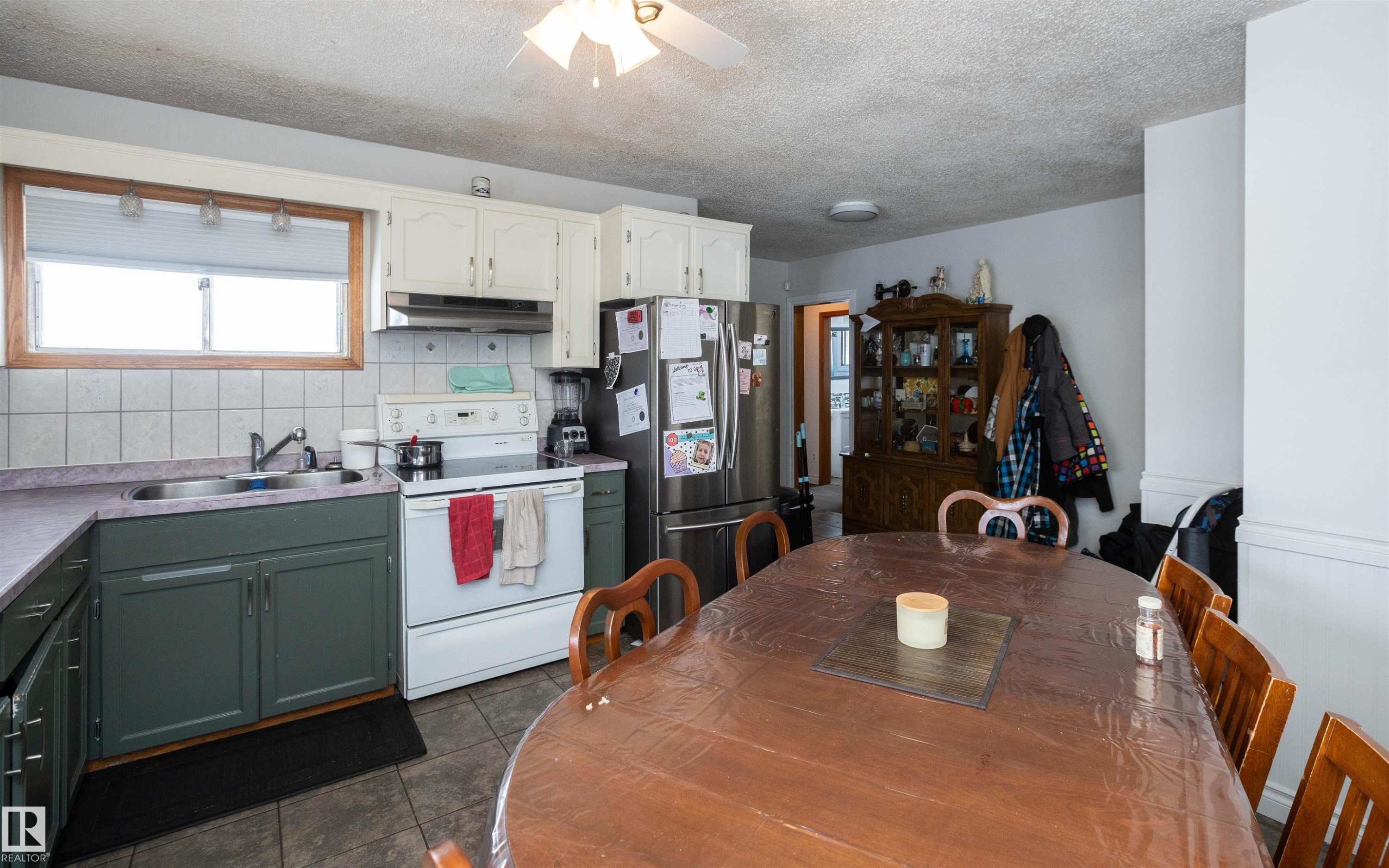 












4420 56 Avenue

,
Barrhead,




AB
T7N 1K6

