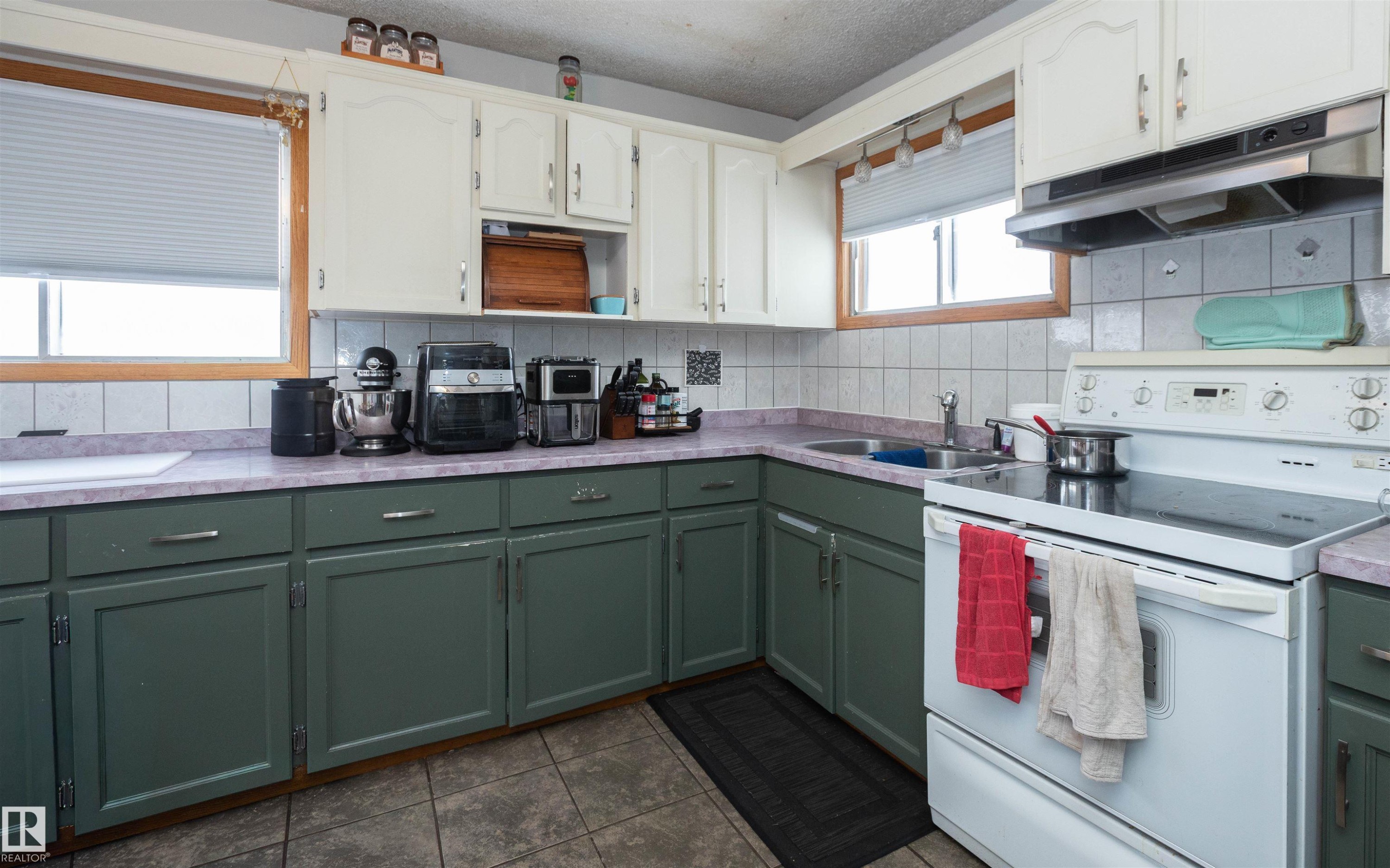 












4420 56 Avenue

,
Barrhead,




AB
T7N 1K6

