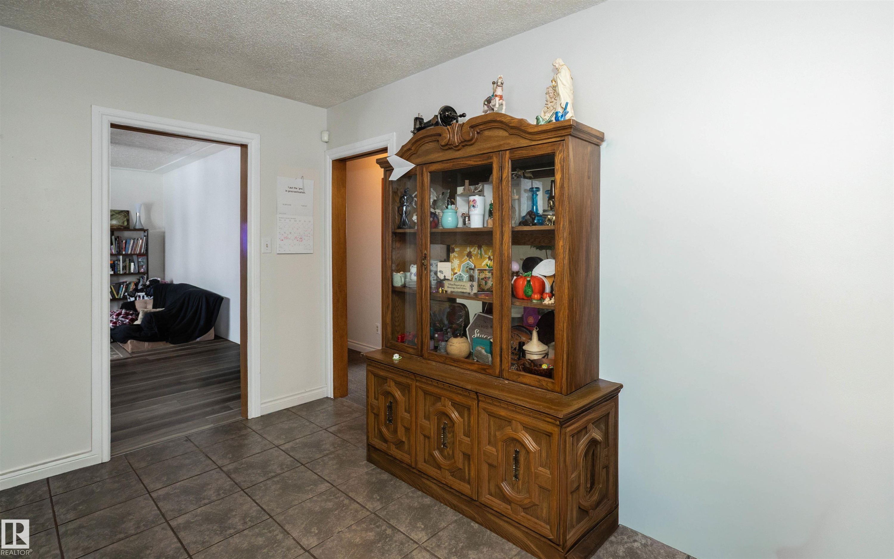 












4420 56 Avenue

,
Barrhead,




AB
T7N 1K6

