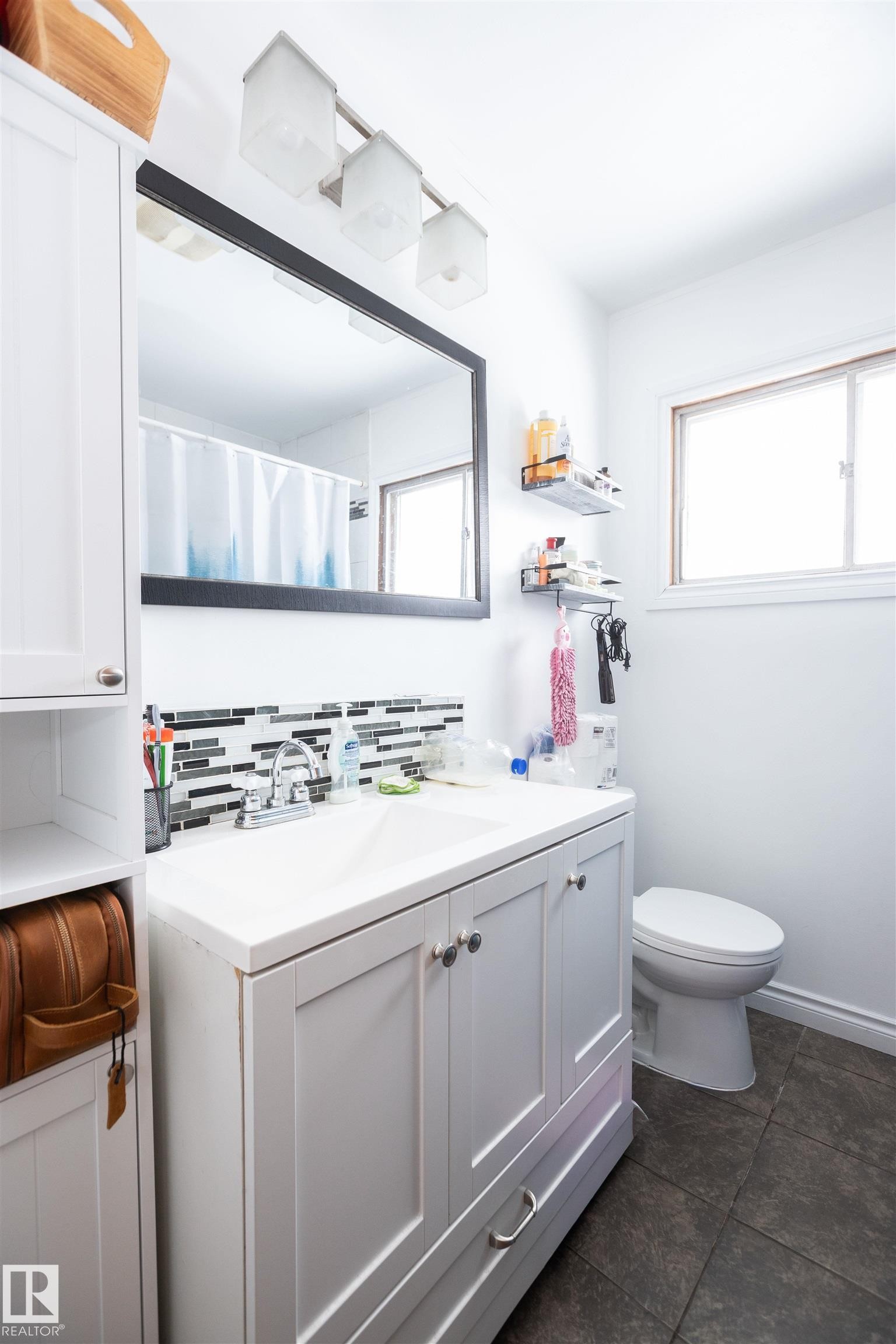 












4420 56 Avenue

,
Barrhead,




AB
T7N 1K6

