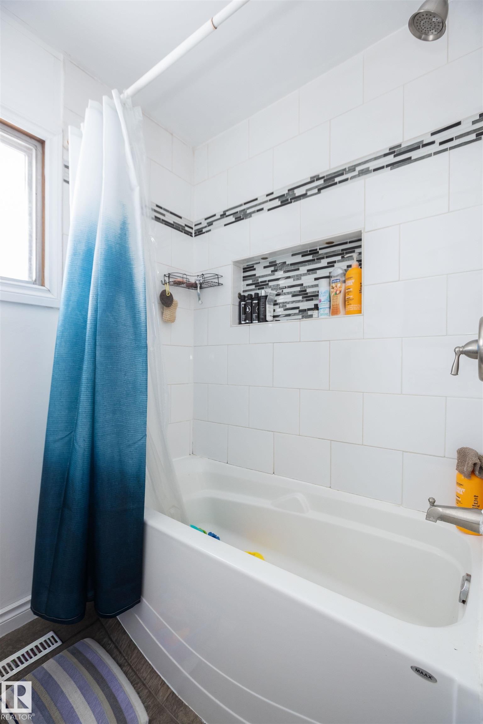 












4420 56 Avenue

,
Barrhead,




AB
T7N 1K6

