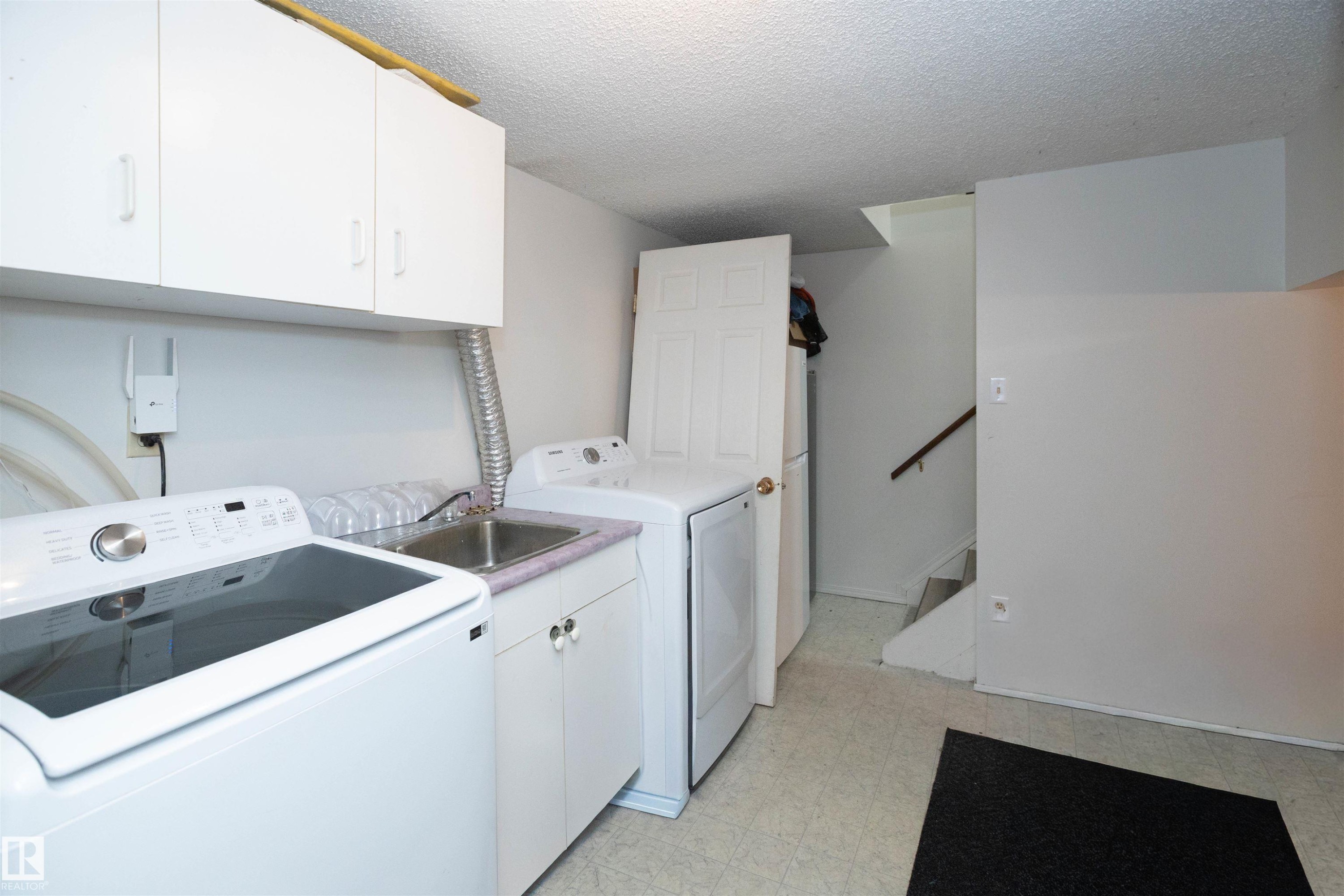 












4420 56 Avenue

,
Barrhead,




AB
T7N 1K6

