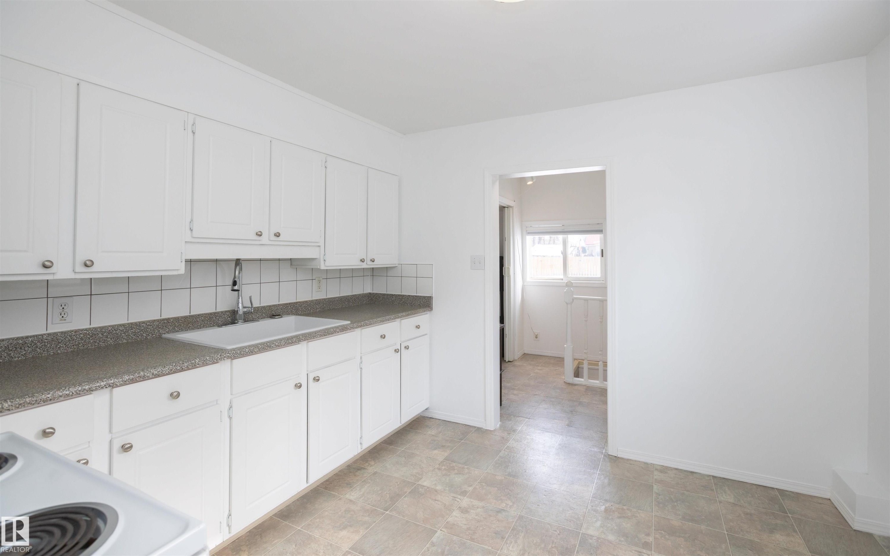 












9723 107 Street

,
Westlock,




AB
T7P 2K8

