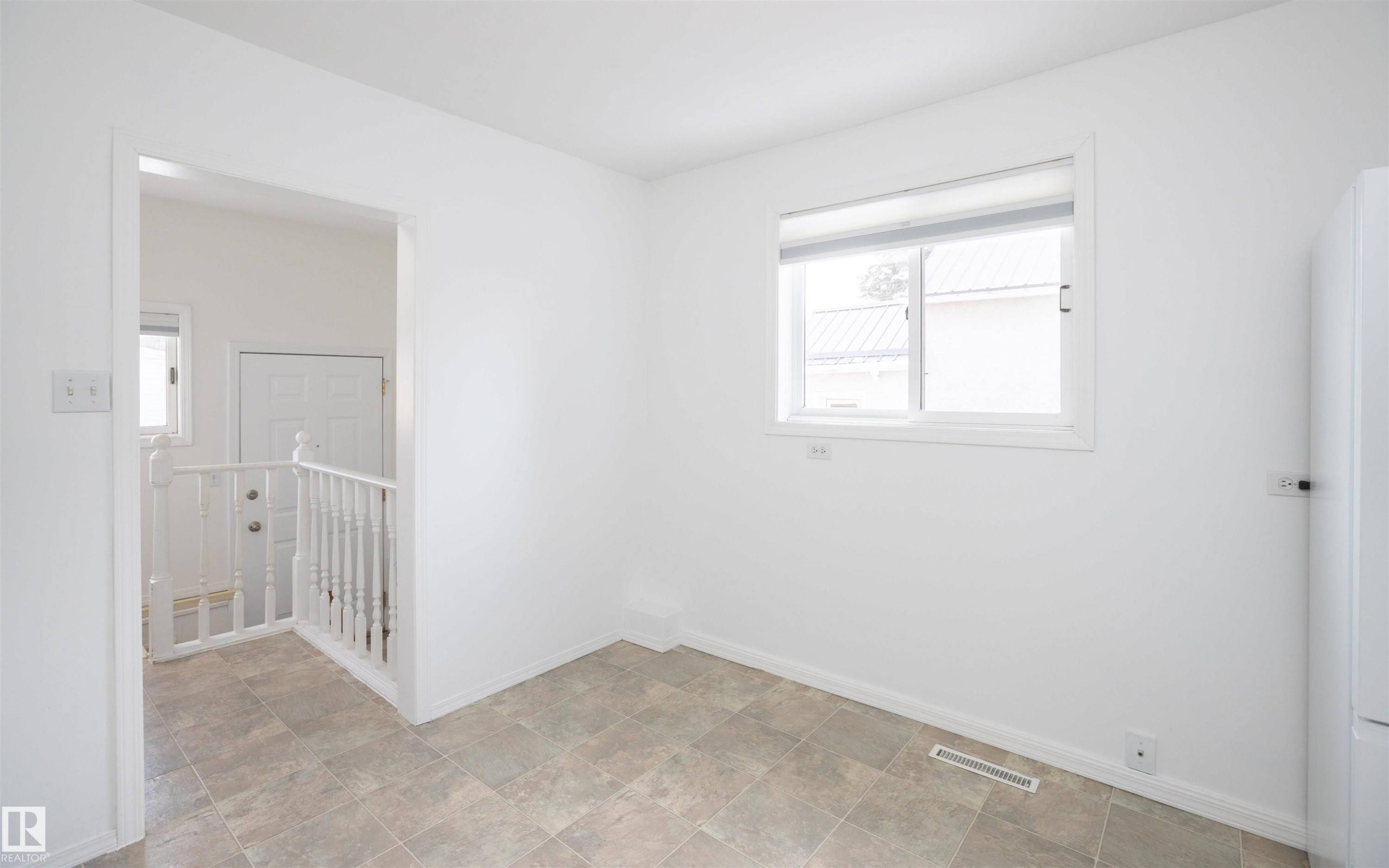 












9723 107 Street

,
Westlock,




AB
T7P 2K8

