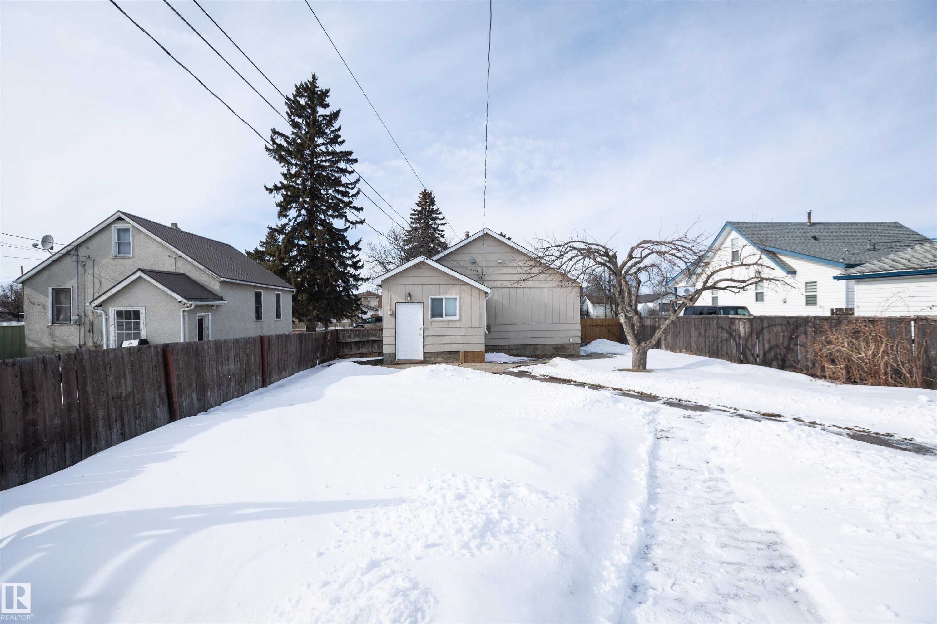 












9723 107 Street

,
Westlock,




AB
T7P 2K8

